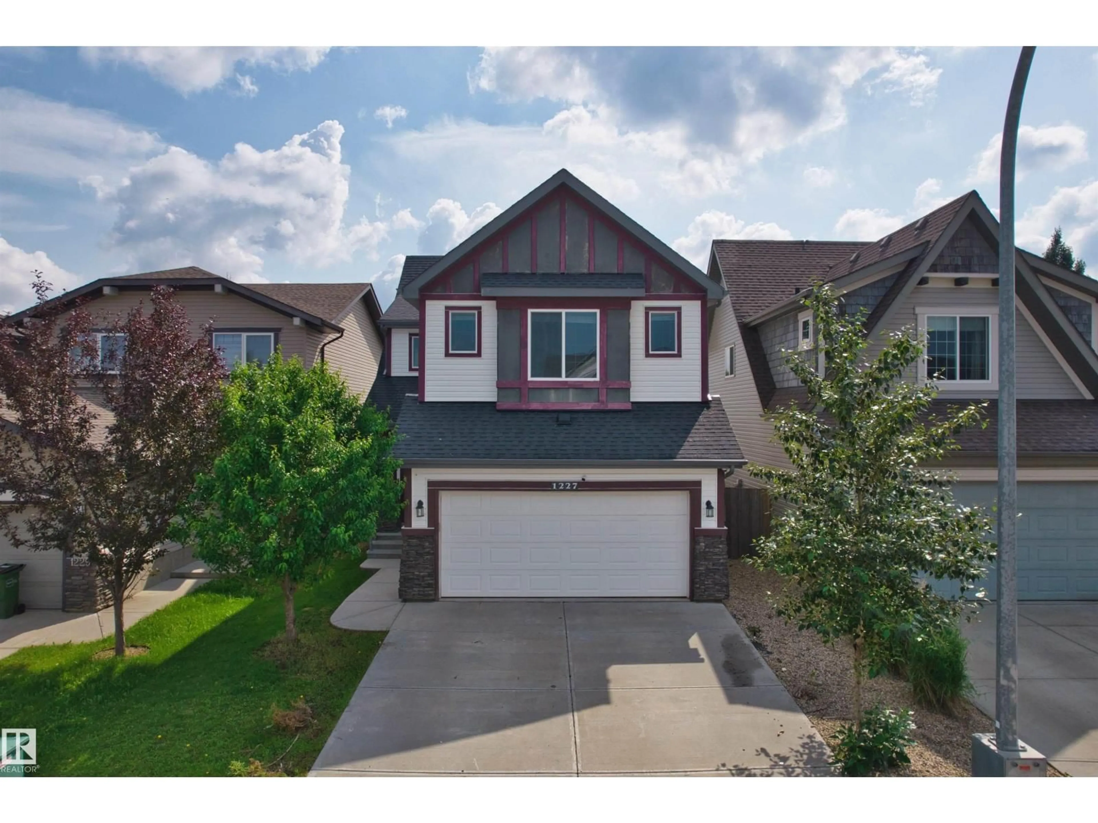 A pic from outside/outdoor area/front of a property/back of a property/a pic from drone, street for 1227 SECORD LANDING LD, Edmonton Alberta T5T4N3