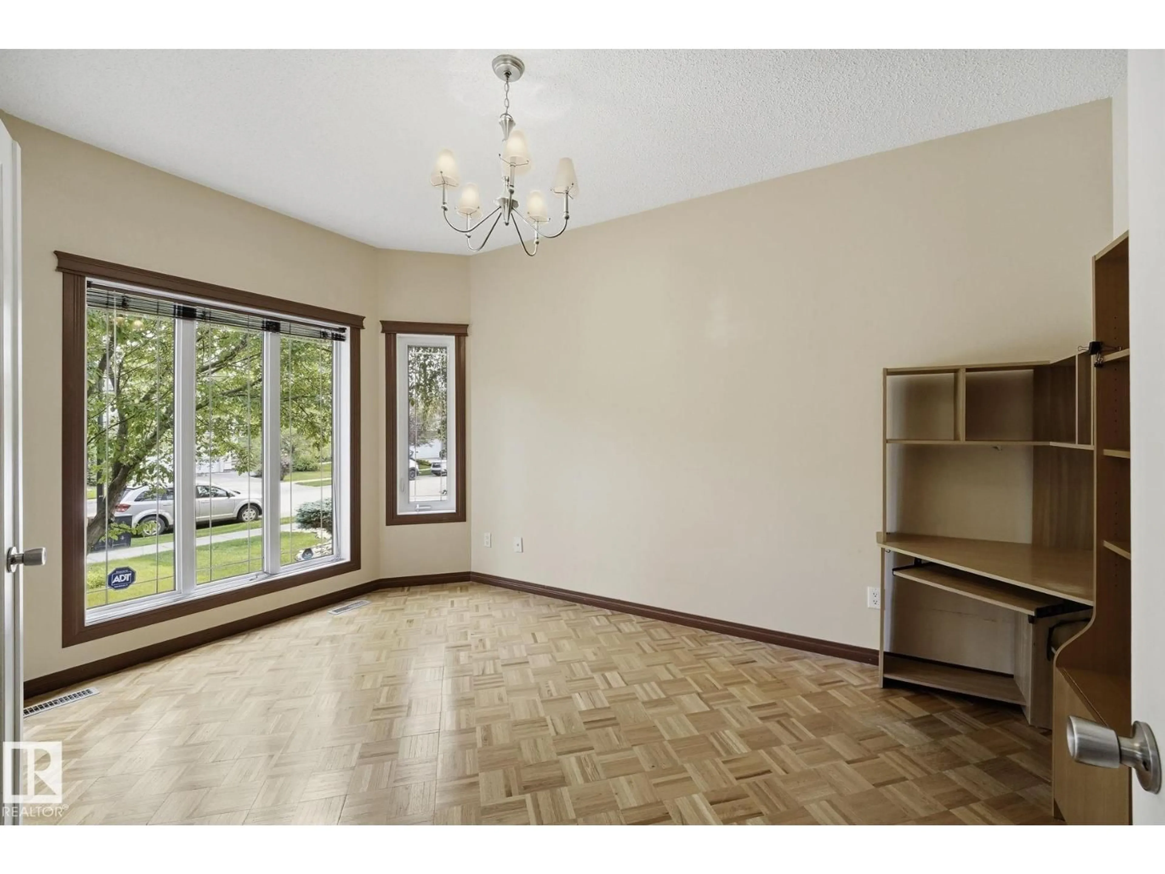 A pic of a room for 714 DALHOUSIE WY, Edmonton Alberta T6M2V3
