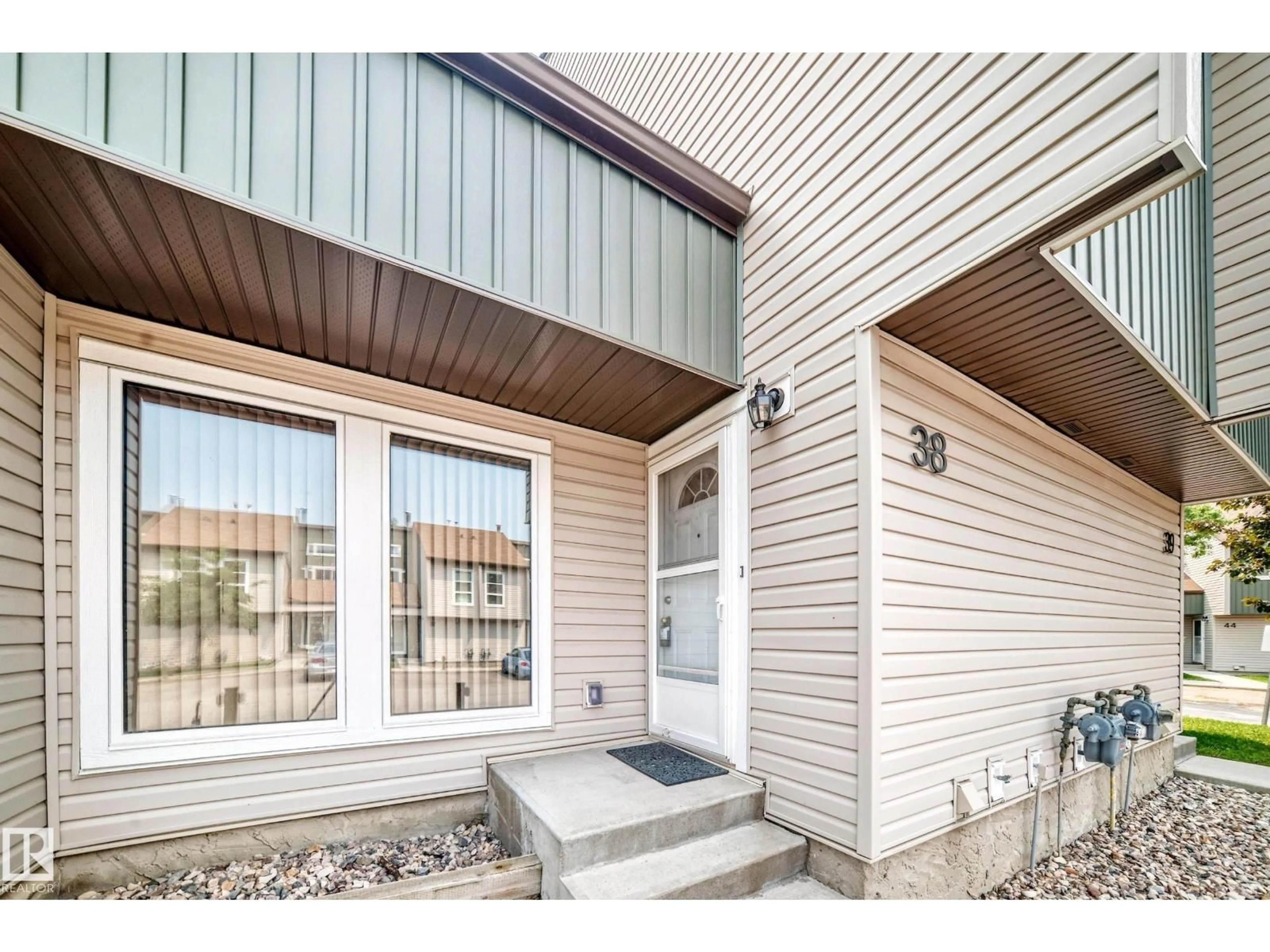 Unknown for 38 2020 105 ST NW, Edmonton Alberta T6J5J2
