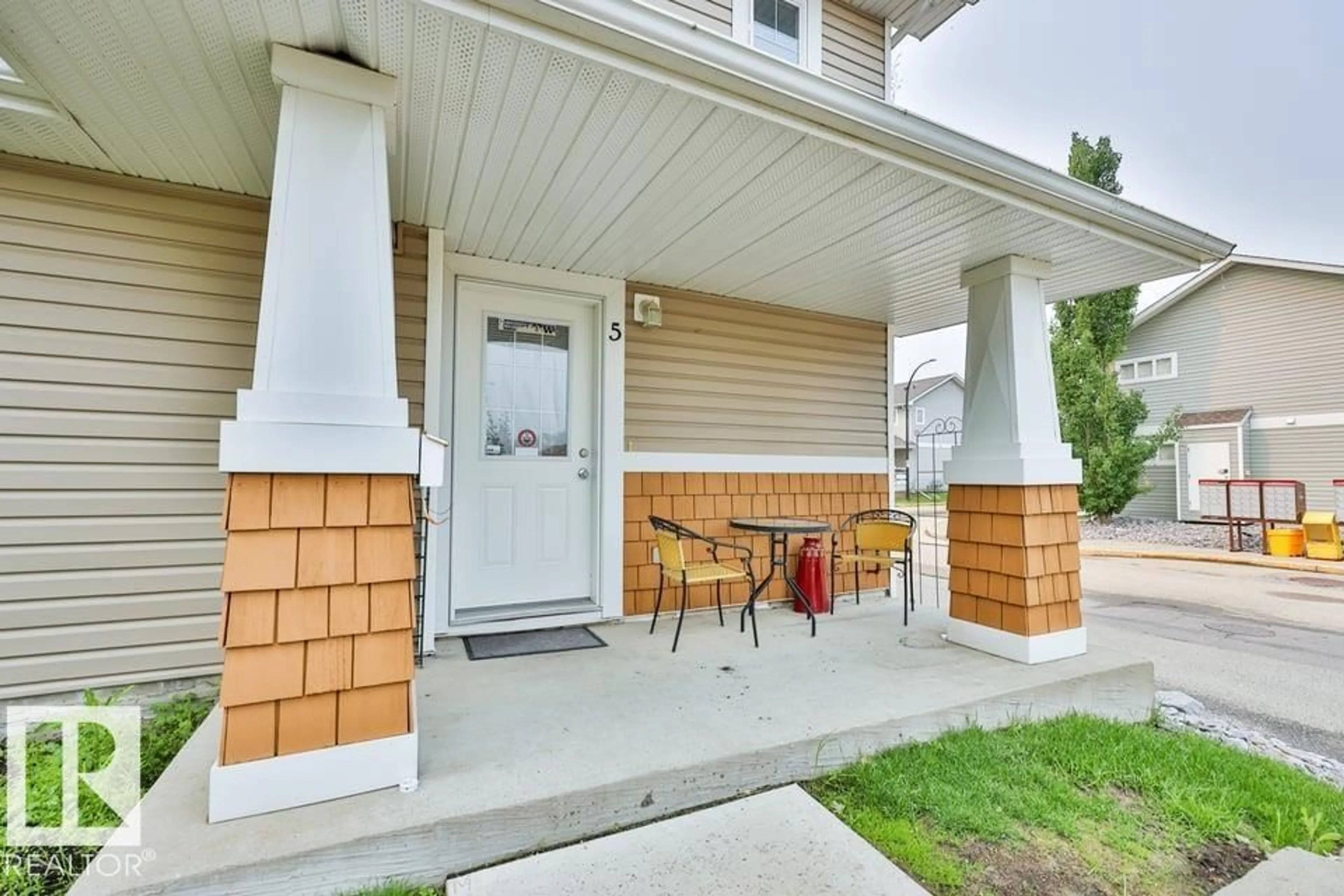 Patio, street for #5 - 70 CAVAN RD, Sherwood Park Alberta T8H2W9