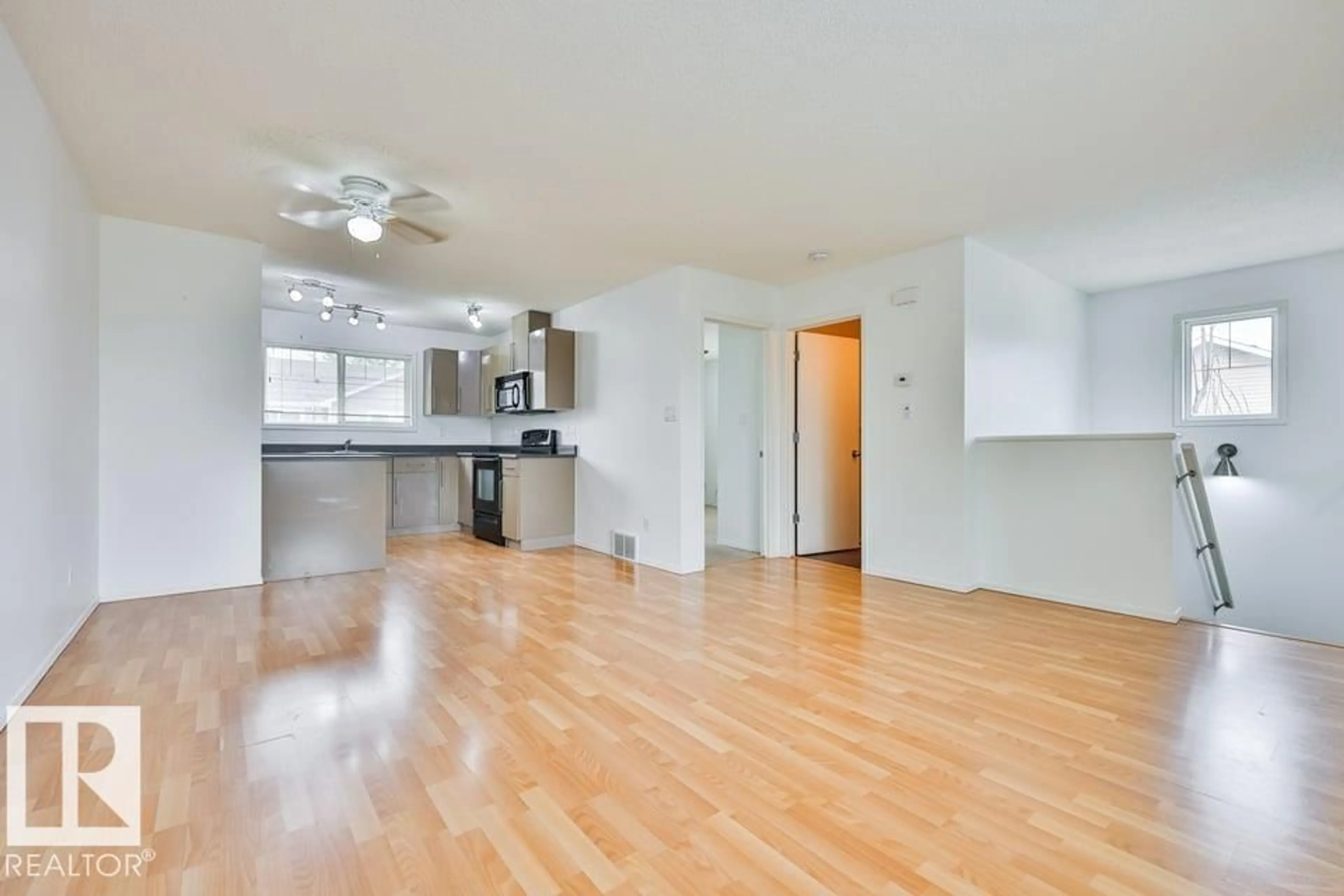 Open concept kitchen, wood/laminate floor for #5 - 70 CAVAN RD, Sherwood Park Alberta T8H2W9