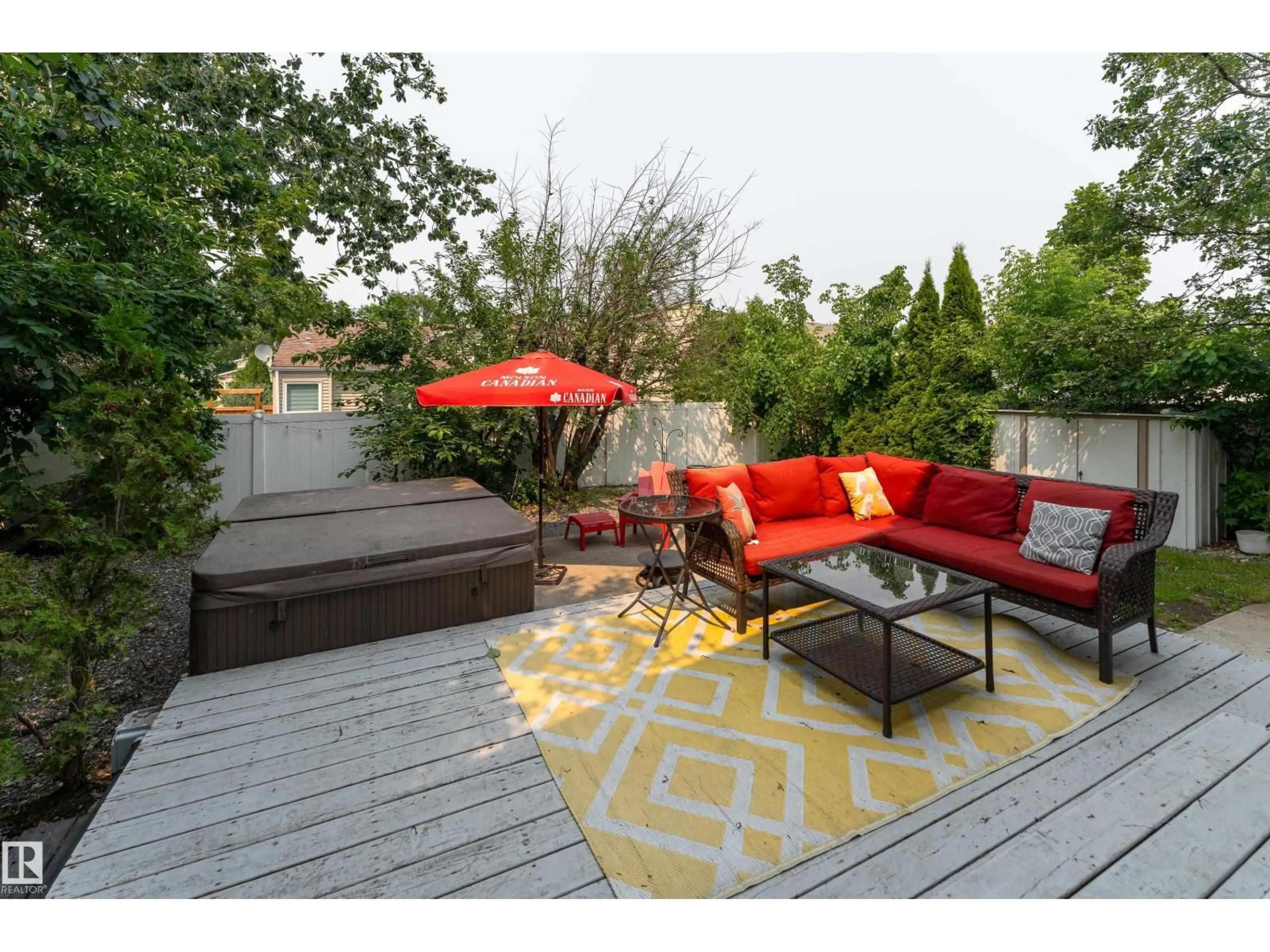 Patio, street for 14 DURAND PL, St. Albert Alberta T8N5L6