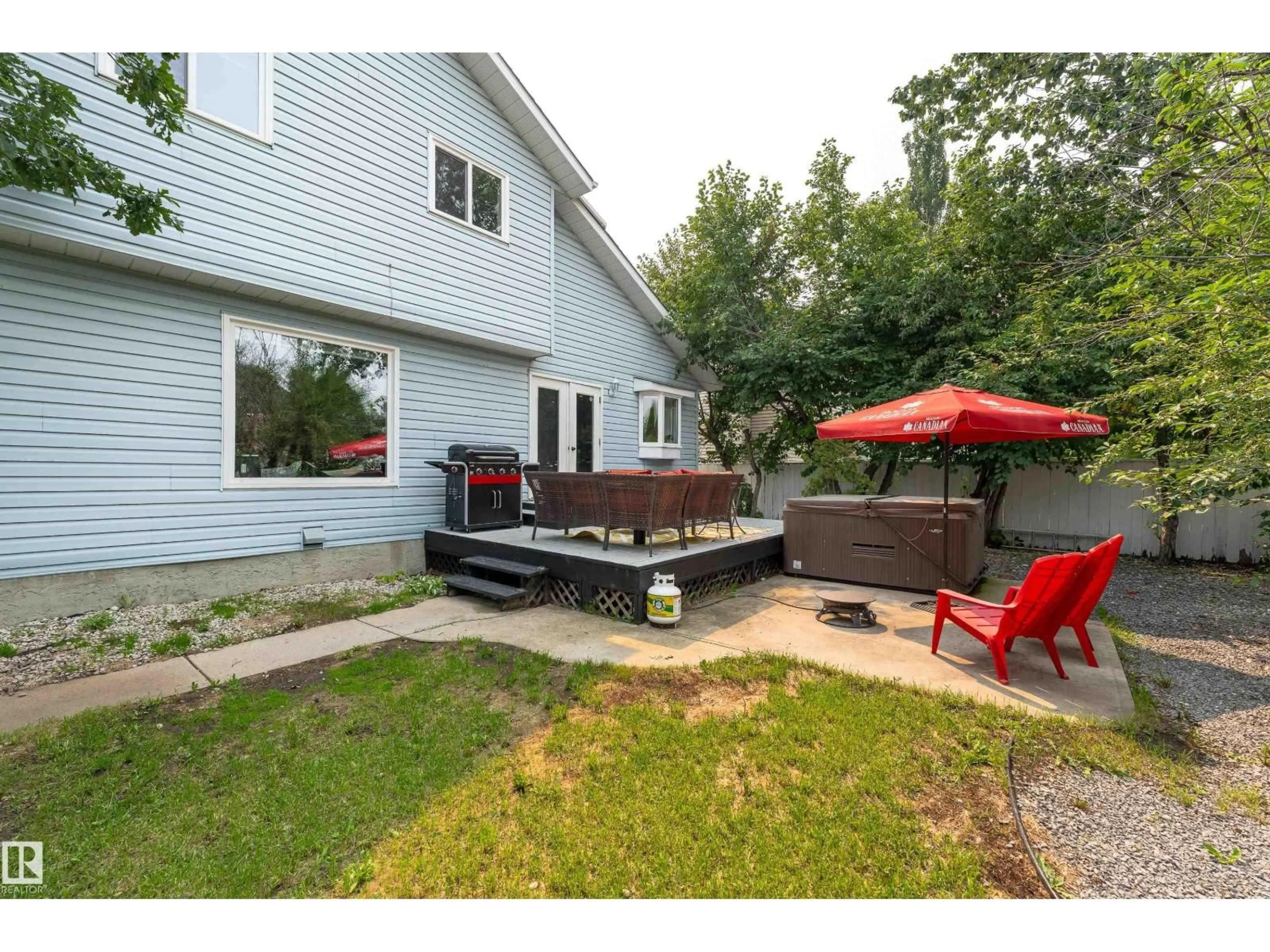 Patio, street for 14 DURAND PL, St. Albert Alberta T8N5L6