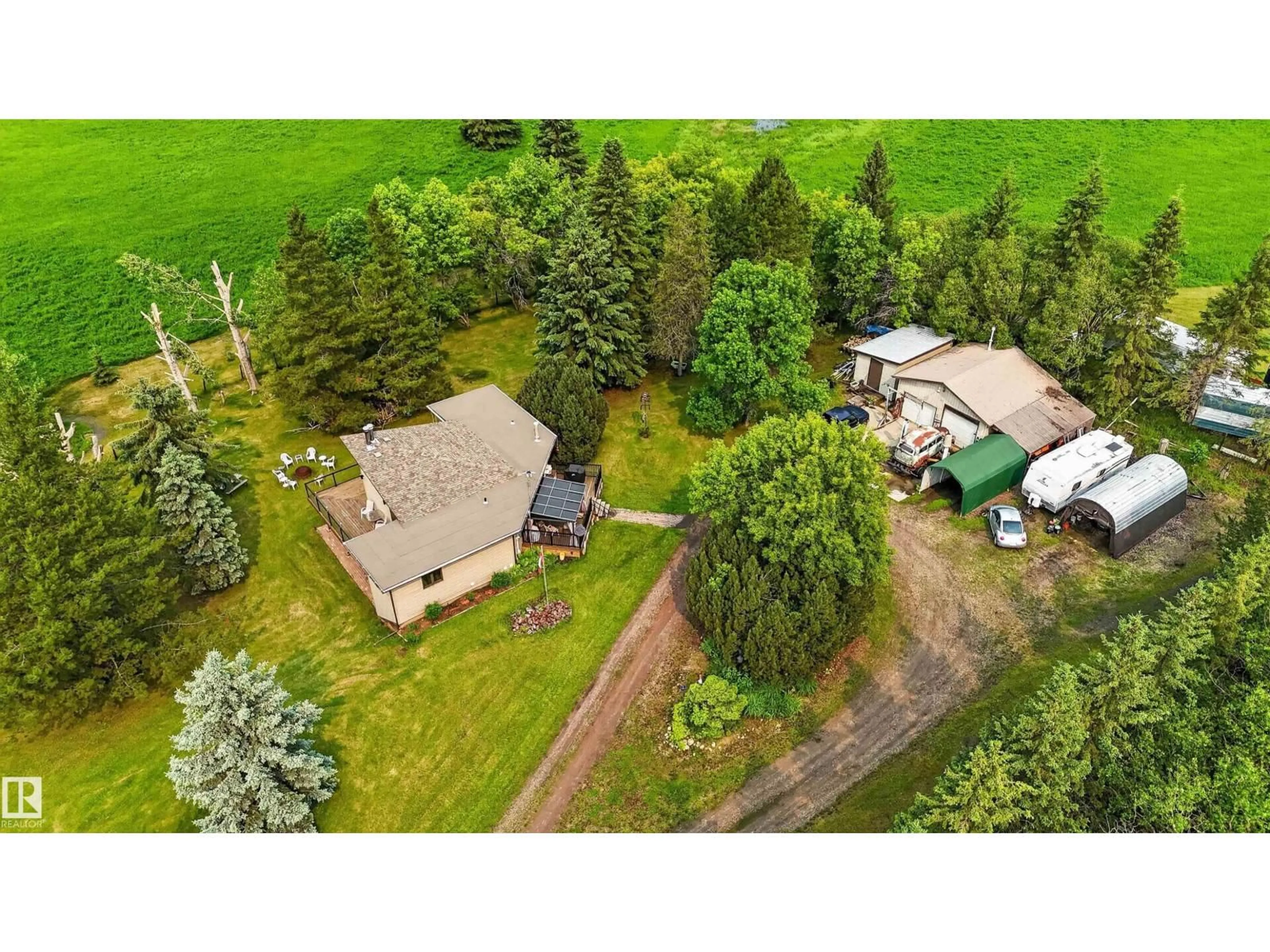 A pic from outside/outdoor area/front of a property/back of a property/a pic from drone, unknown for 52214 RGE ROAD 12, Rural Parkland County Alberta T7Y2B8