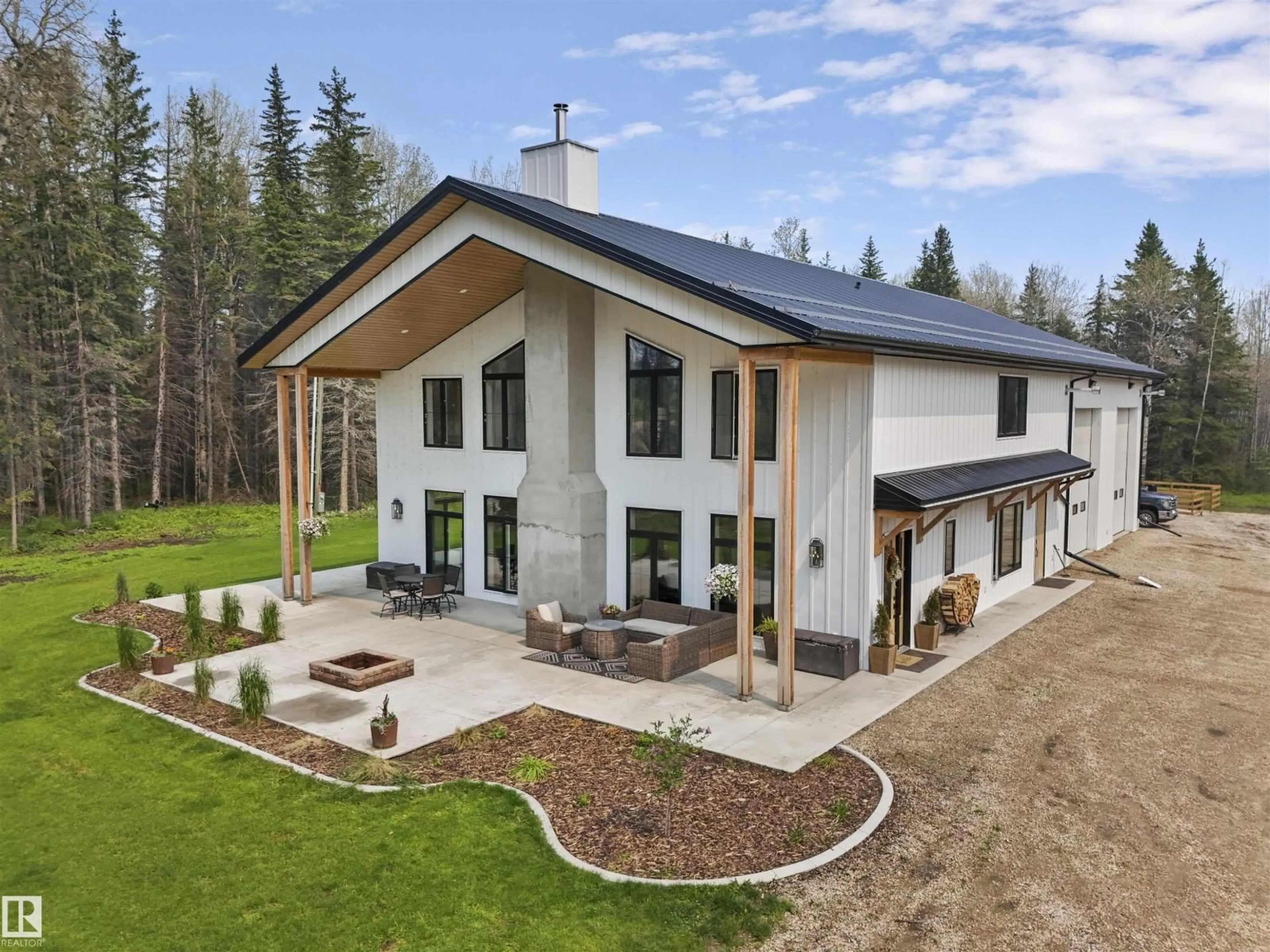 Home with vinyl exterior material, building for 50125 RGE ROAD 71, Rural Brazeau County Alberta T0E1Z0
