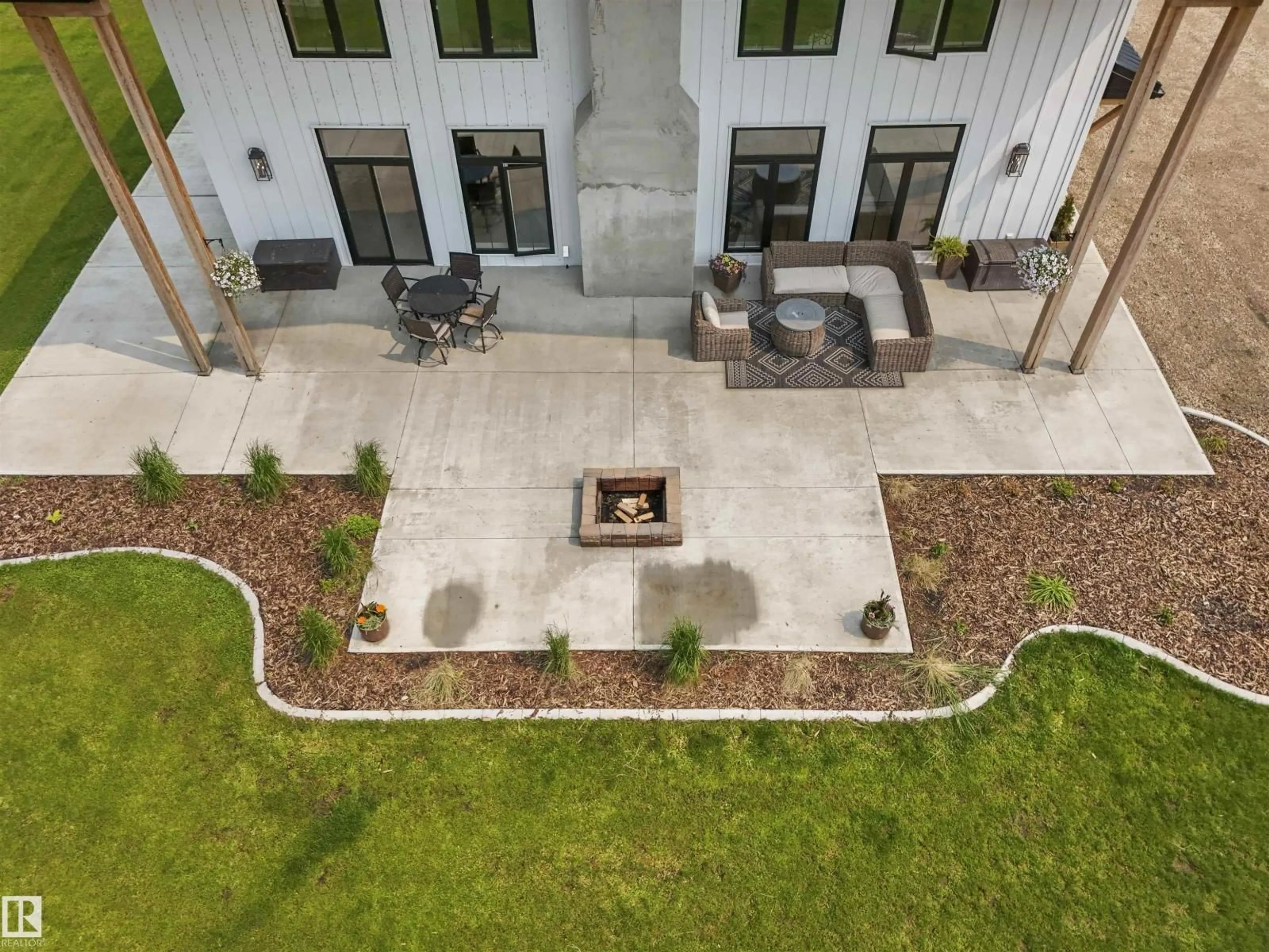 A pic from outside/outdoor area/front of a property/back of a property/a pic from drone, unknown for 50125 RGE ROAD 71, Rural Brazeau County Alberta T0E1Z0