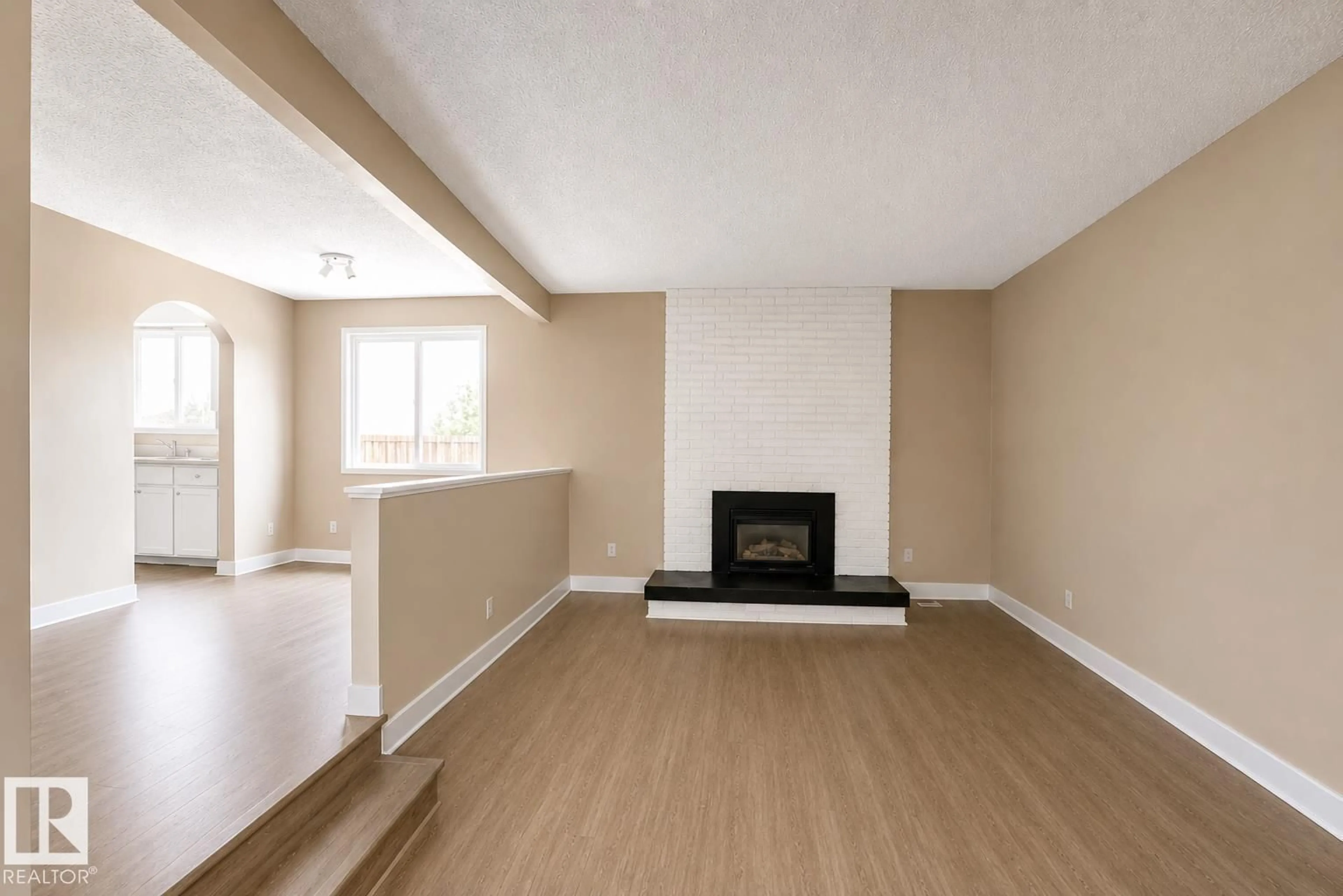 A pic of a room for 10439 36A NW, Edmonton Alberta T6J2H7