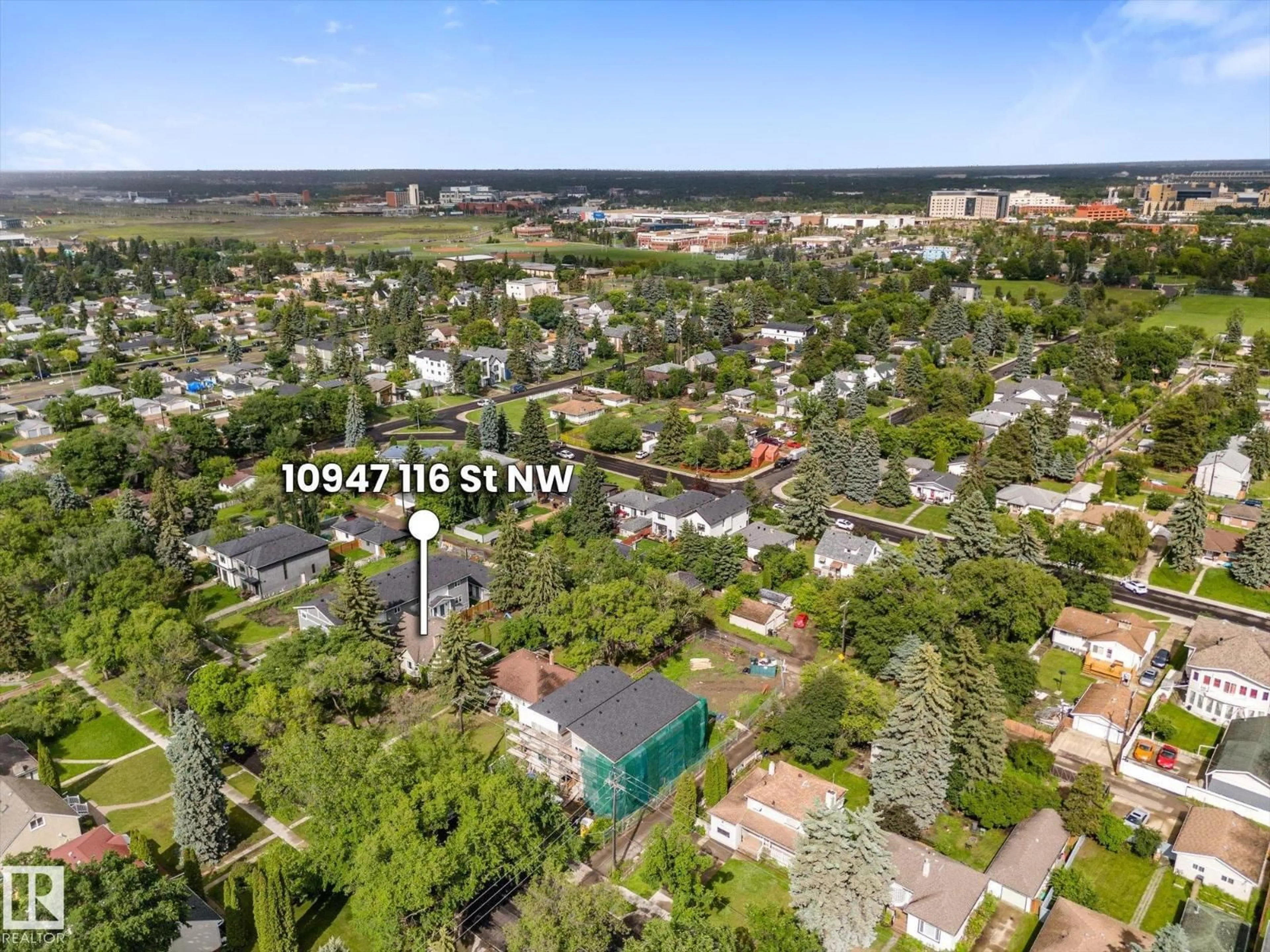 A pic from outside/outdoor area/front of a property/back of a property/a pic from drone, street for NW - 10947 116 ST, Edmonton Alberta T5H3M7