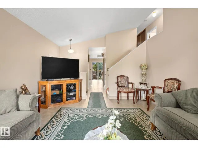 18126 98 AV, Edmonton 2