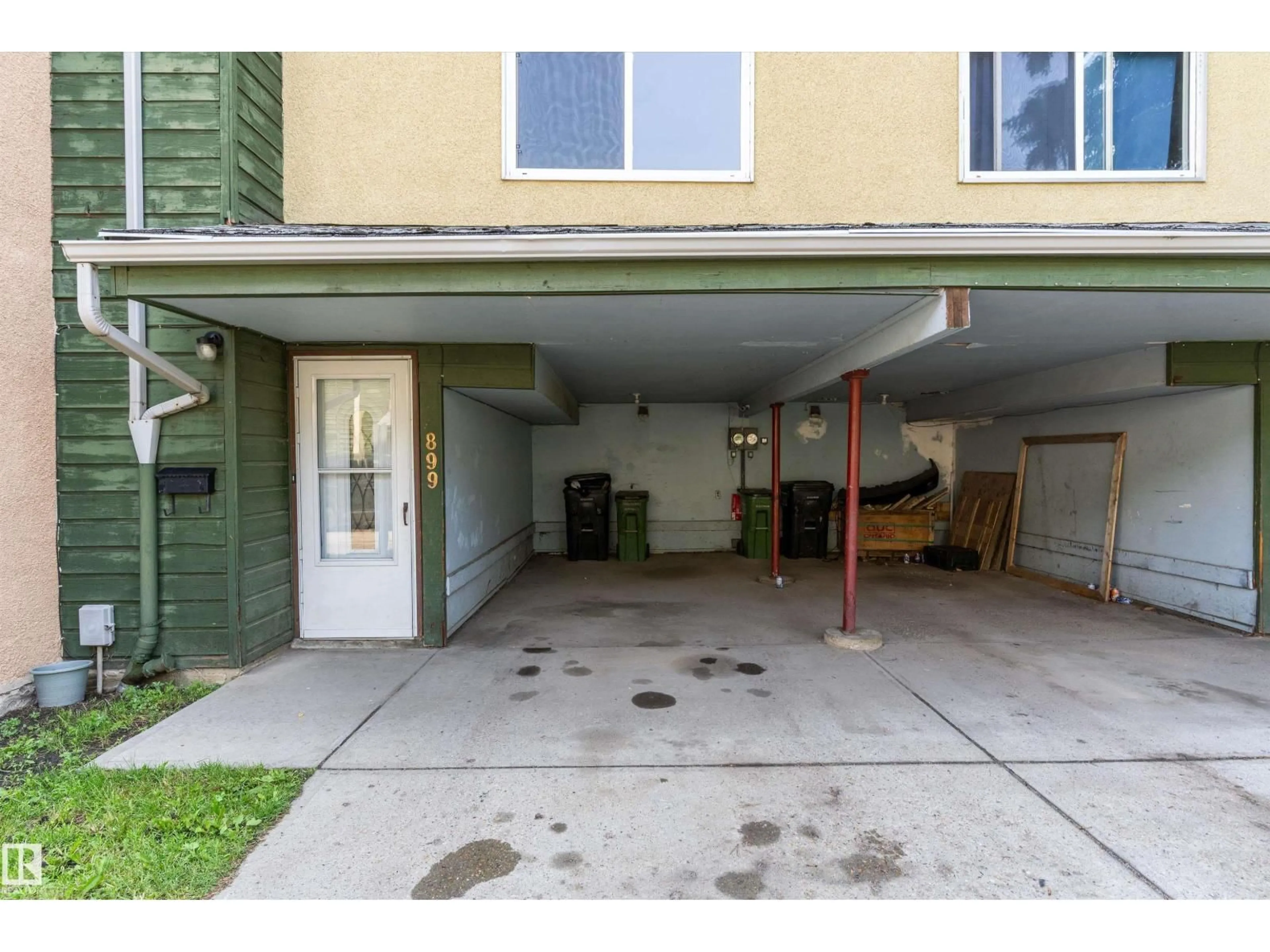 Indoor garage for 899 ABBOTSFIELD RD, Edmonton Alberta T5W4R4