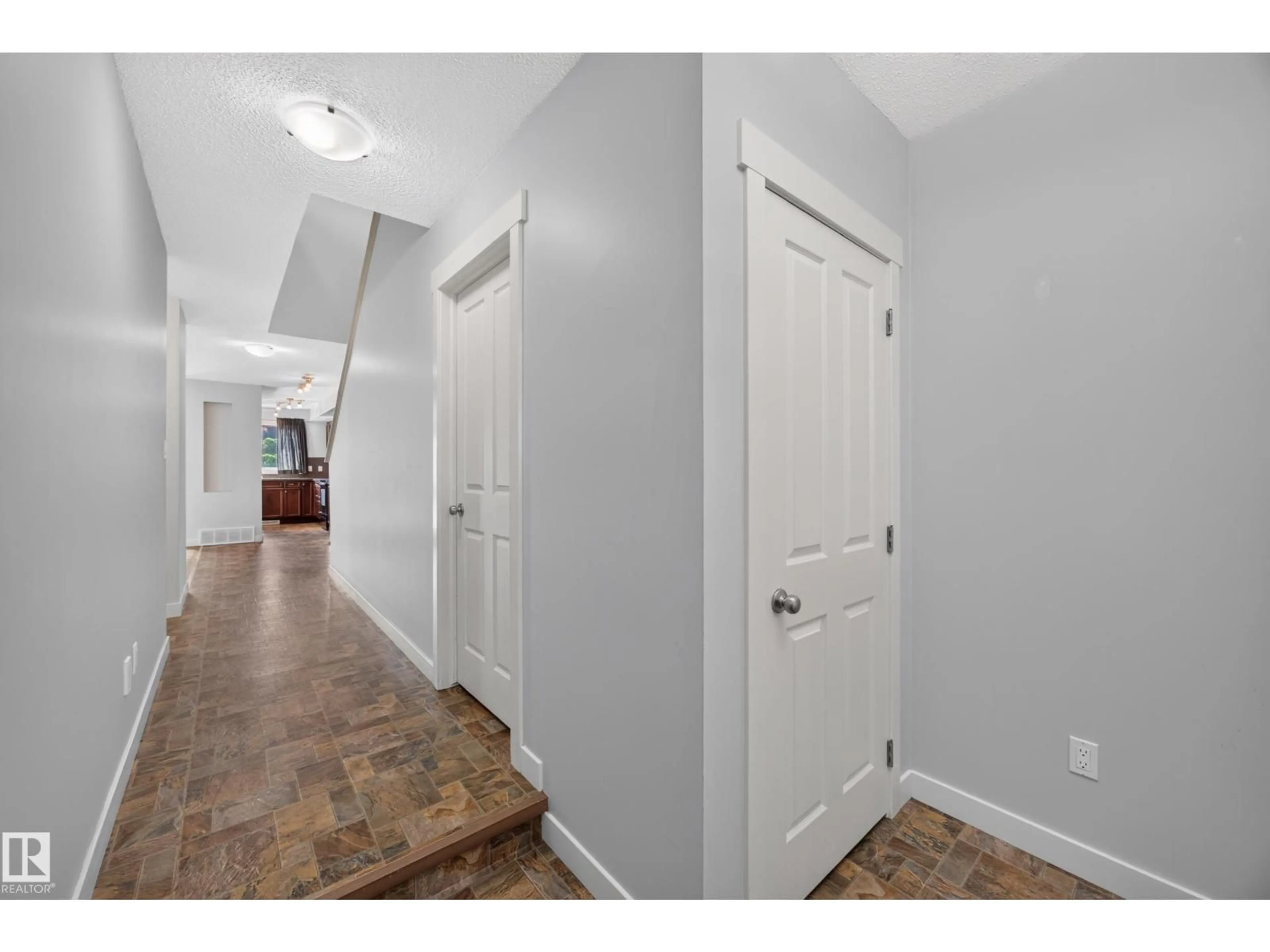 Indoor entryway for 67 HARTWICK LO, Spruce Grove Alberta T7X0A5