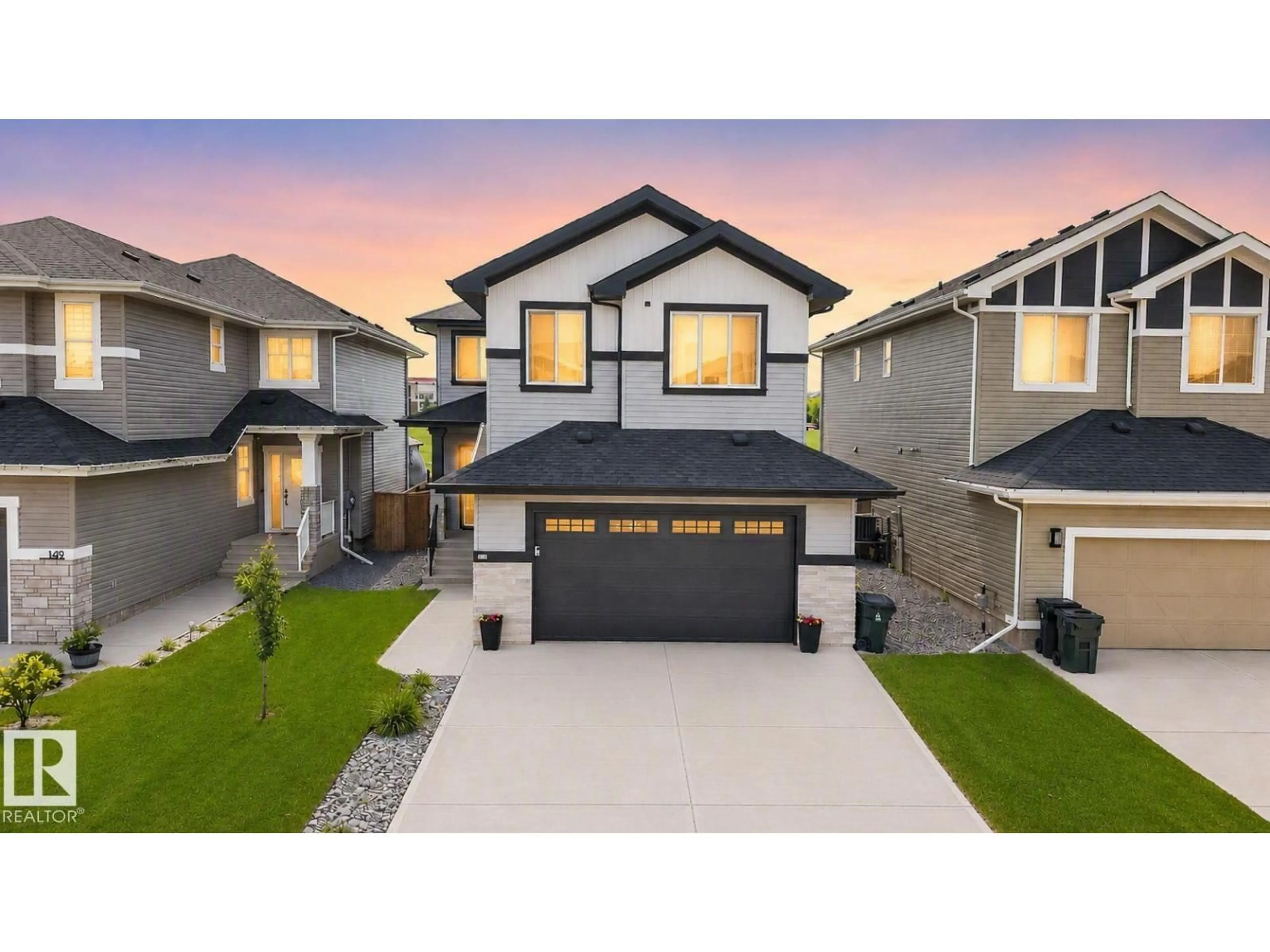Home with vinyl exterior material, street for 147 HENDERSON LI, Spruce Grove Alberta T7X0R8