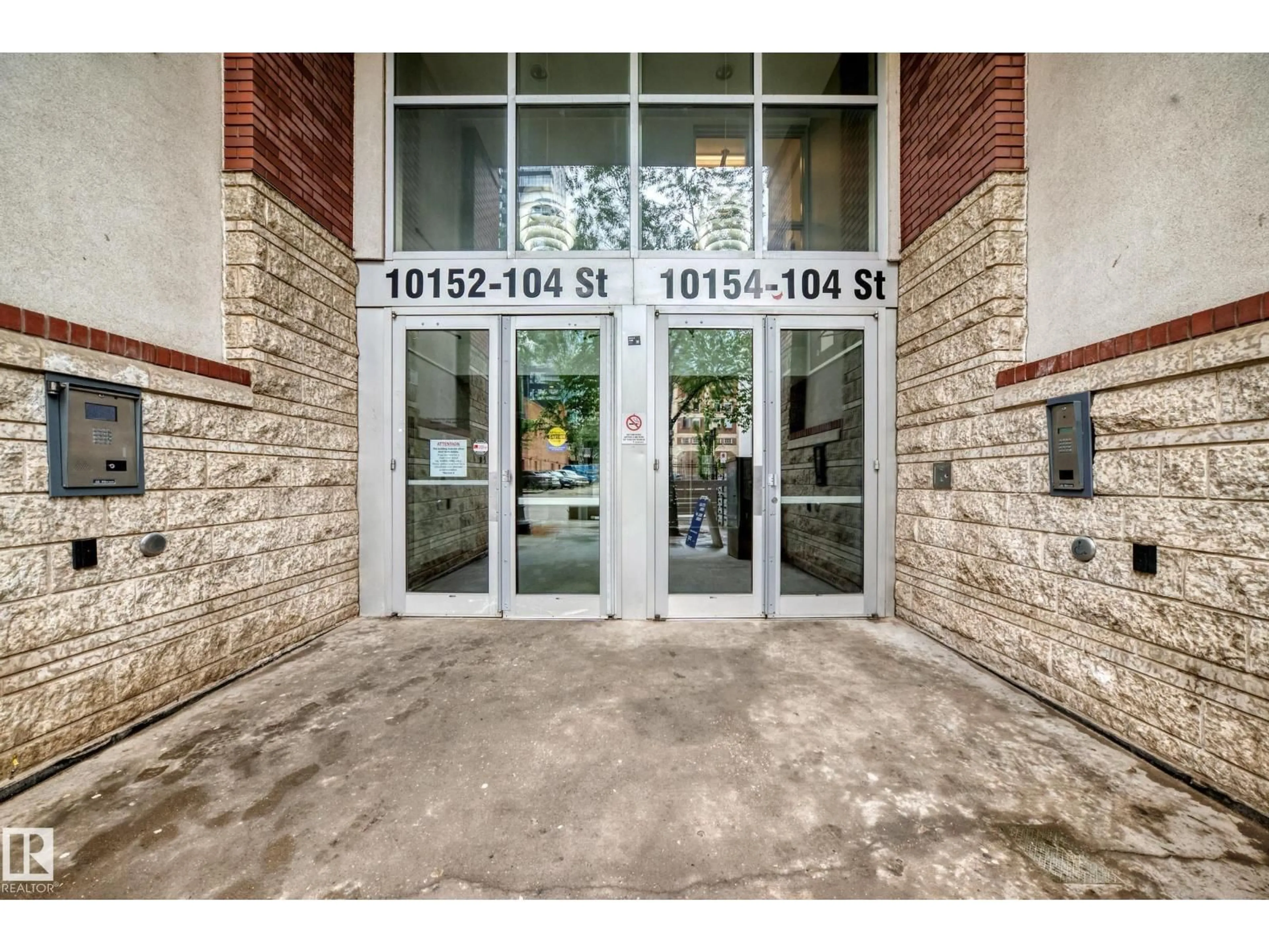 Indoor foyer for 10152 - 2804 104 ST NW, Edmonton Alberta T5J0B6