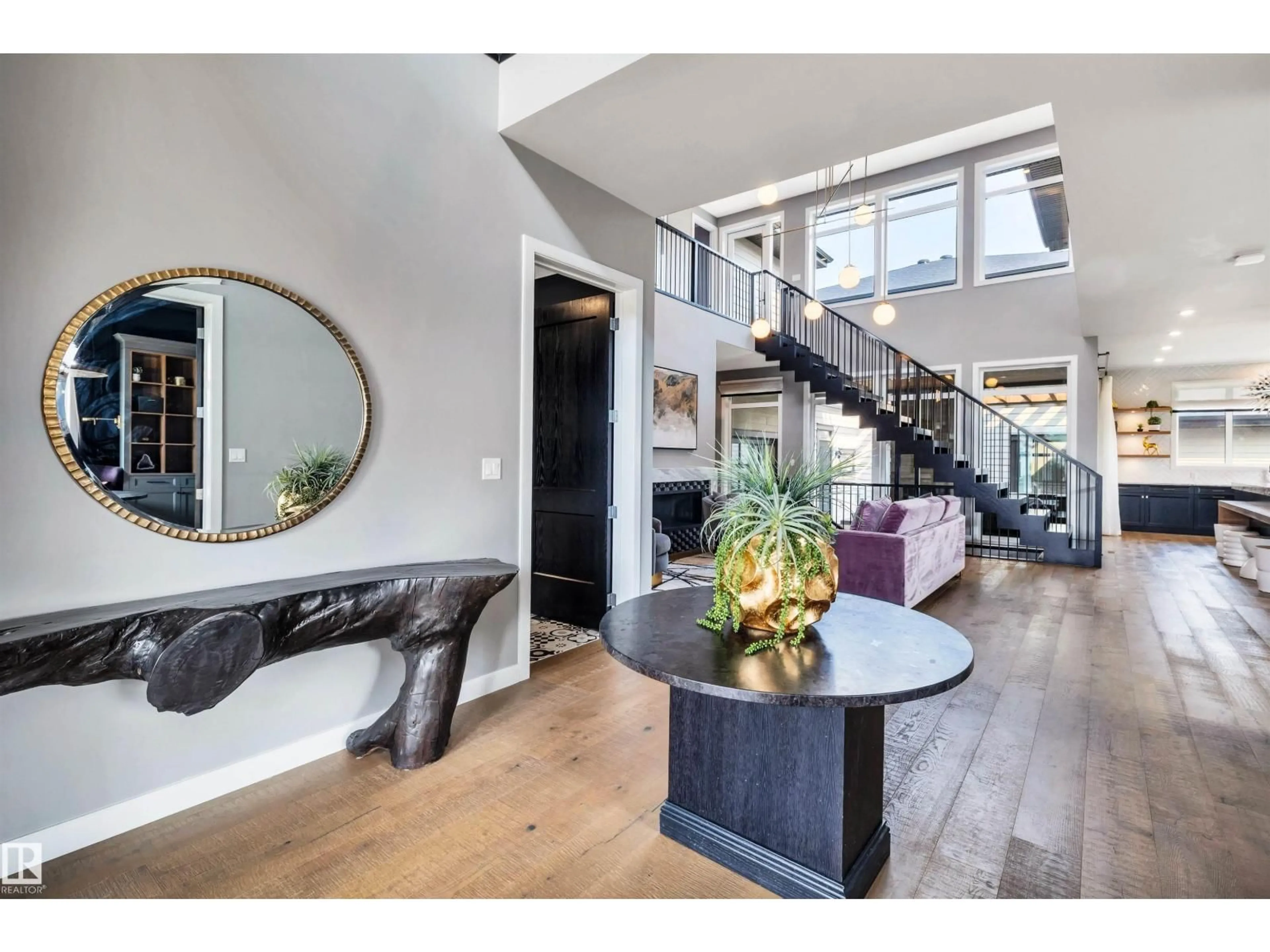 Indoor entryway for 5530 CHEGWIN PT, Edmonton Alberta T6W4A8