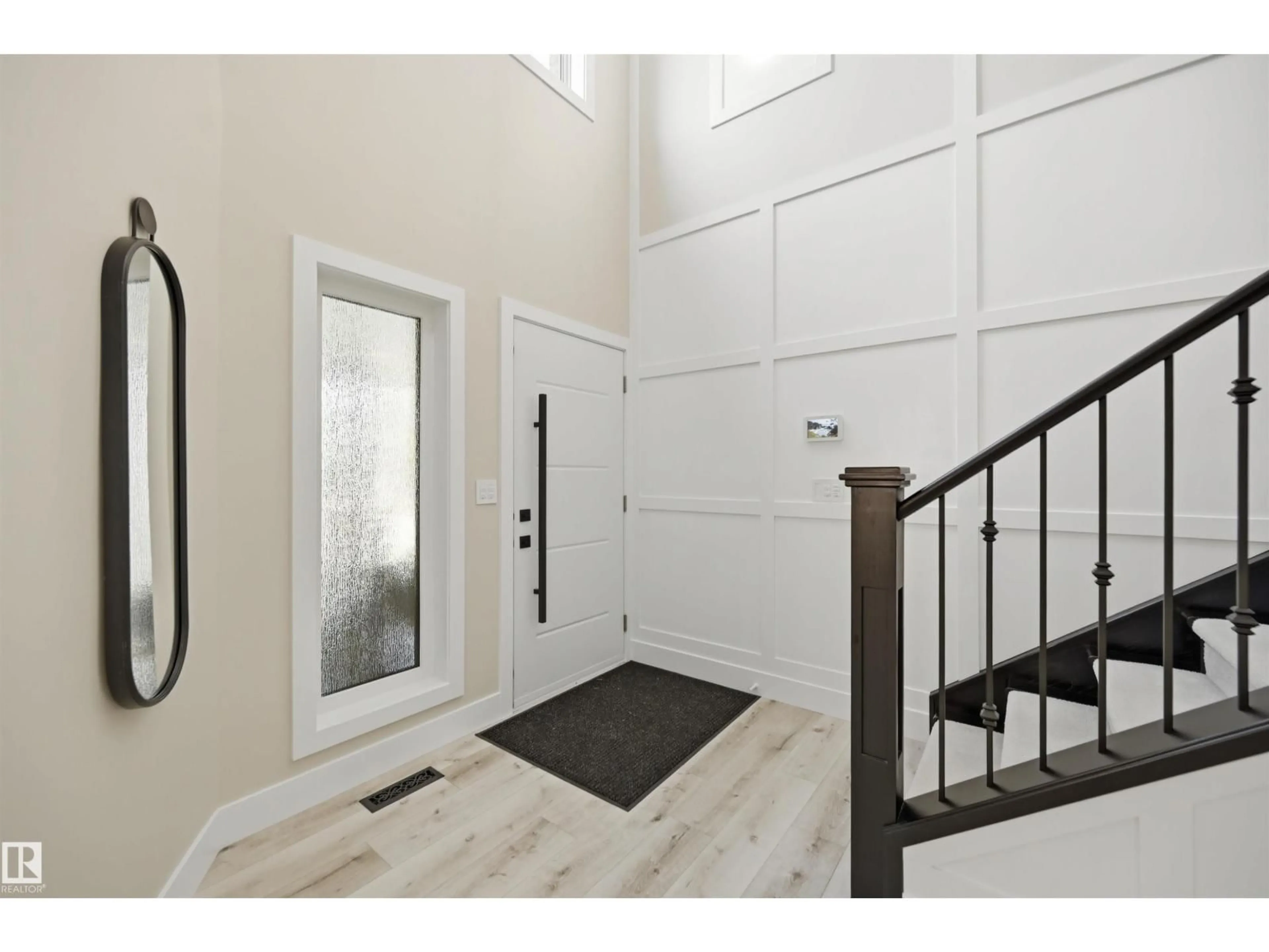 Indoor entryway for 439 ROONEY CR, Edmonton Alberta T6R1C5