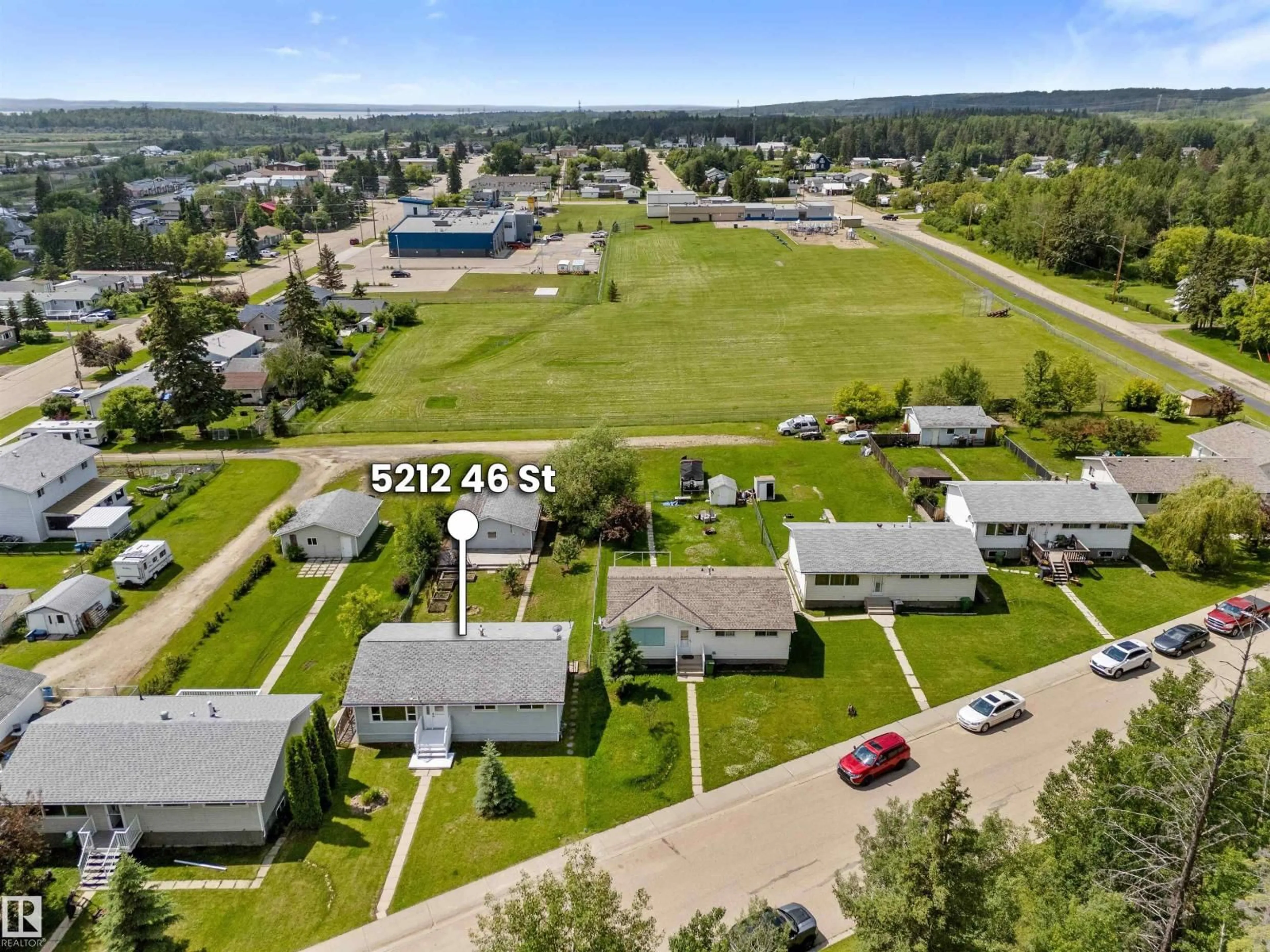 A pic from outside/outdoor area/front of a property/back of a property/a pic from drone, street for 5212 46 ST, Wabamun Alberta T0E2K0