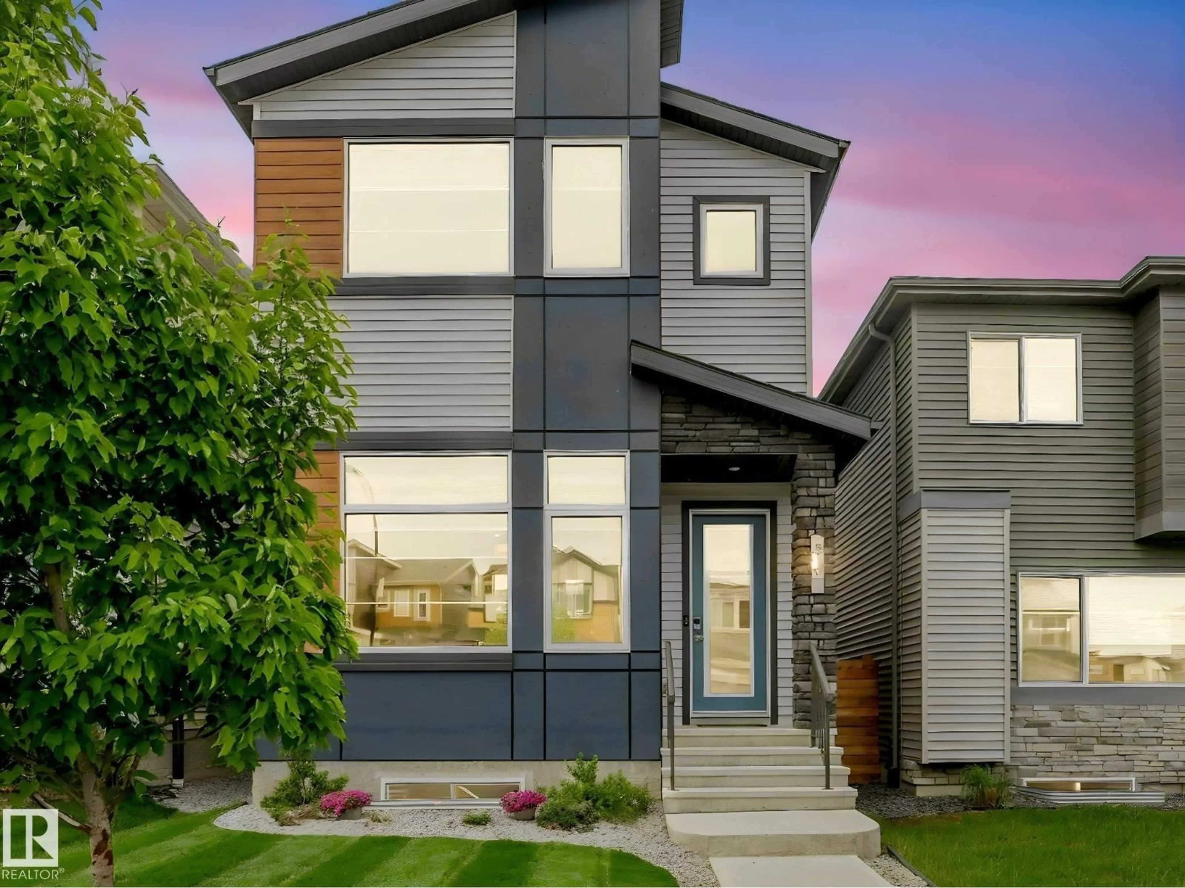 Home with vinyl exterior material, street for 516 35 ST, Edmonton Alberta T6X2W6