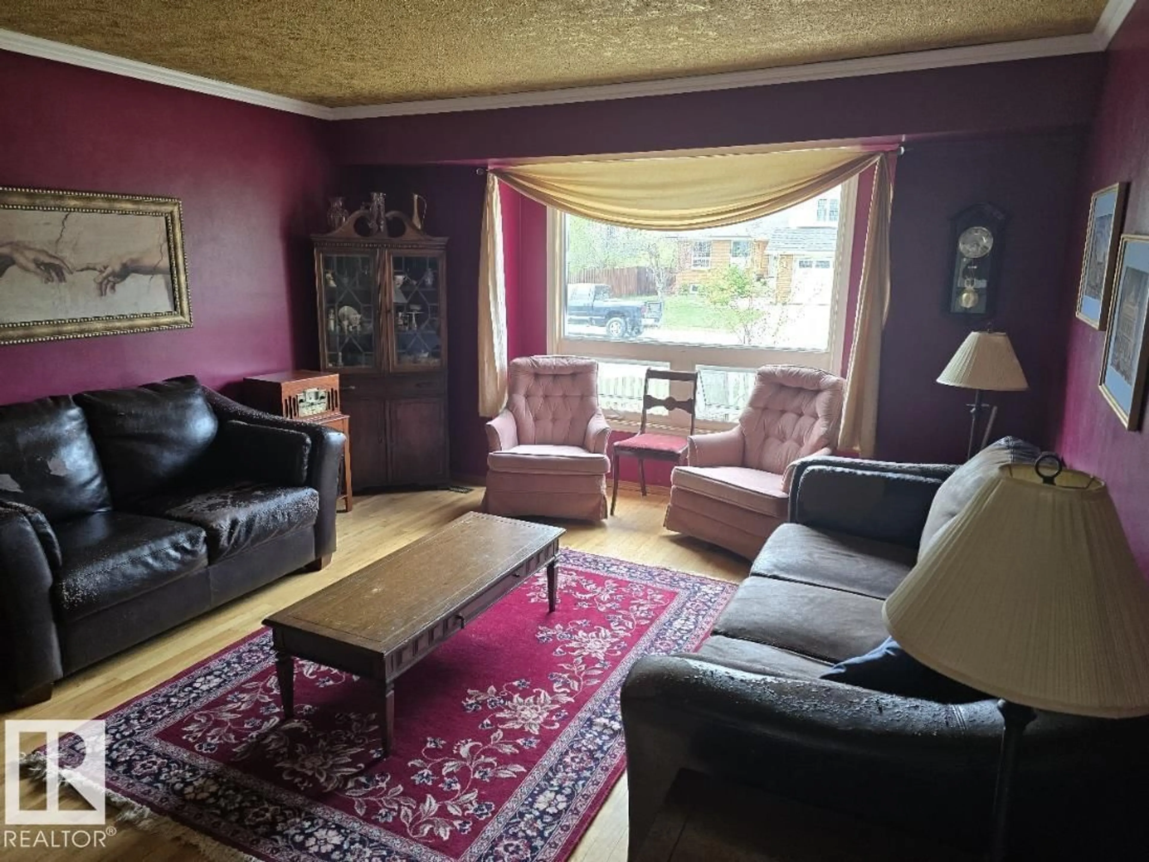 Living room with furniture, unknown for 79 GARIEPY CR, Edmonton Alberta T6M1B5