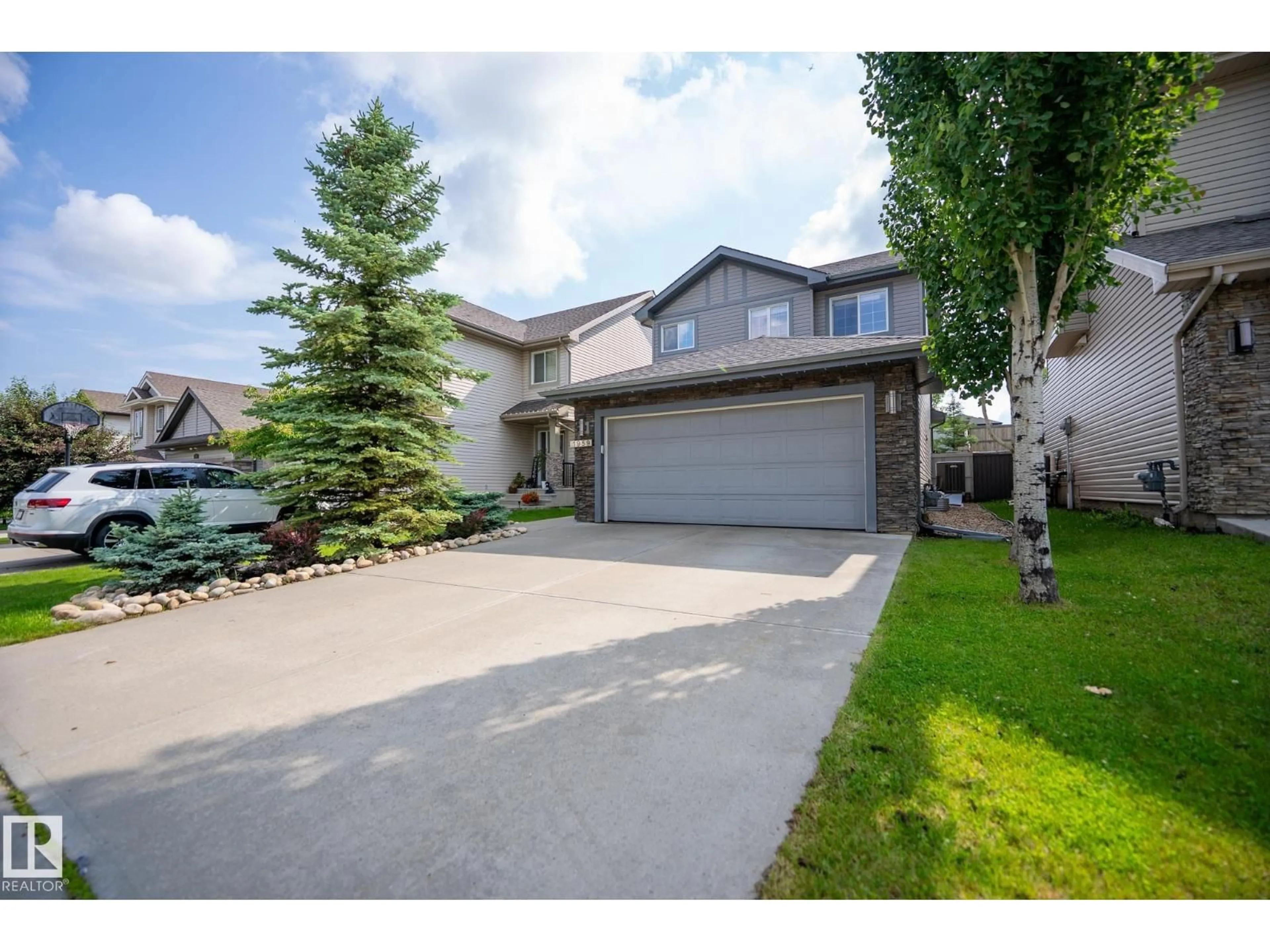 A pic from outside/outdoor area/front of a property/back of a property/a pic from drone, street for SW - 1959 67 ST, Edmonton Alberta T6X0T4