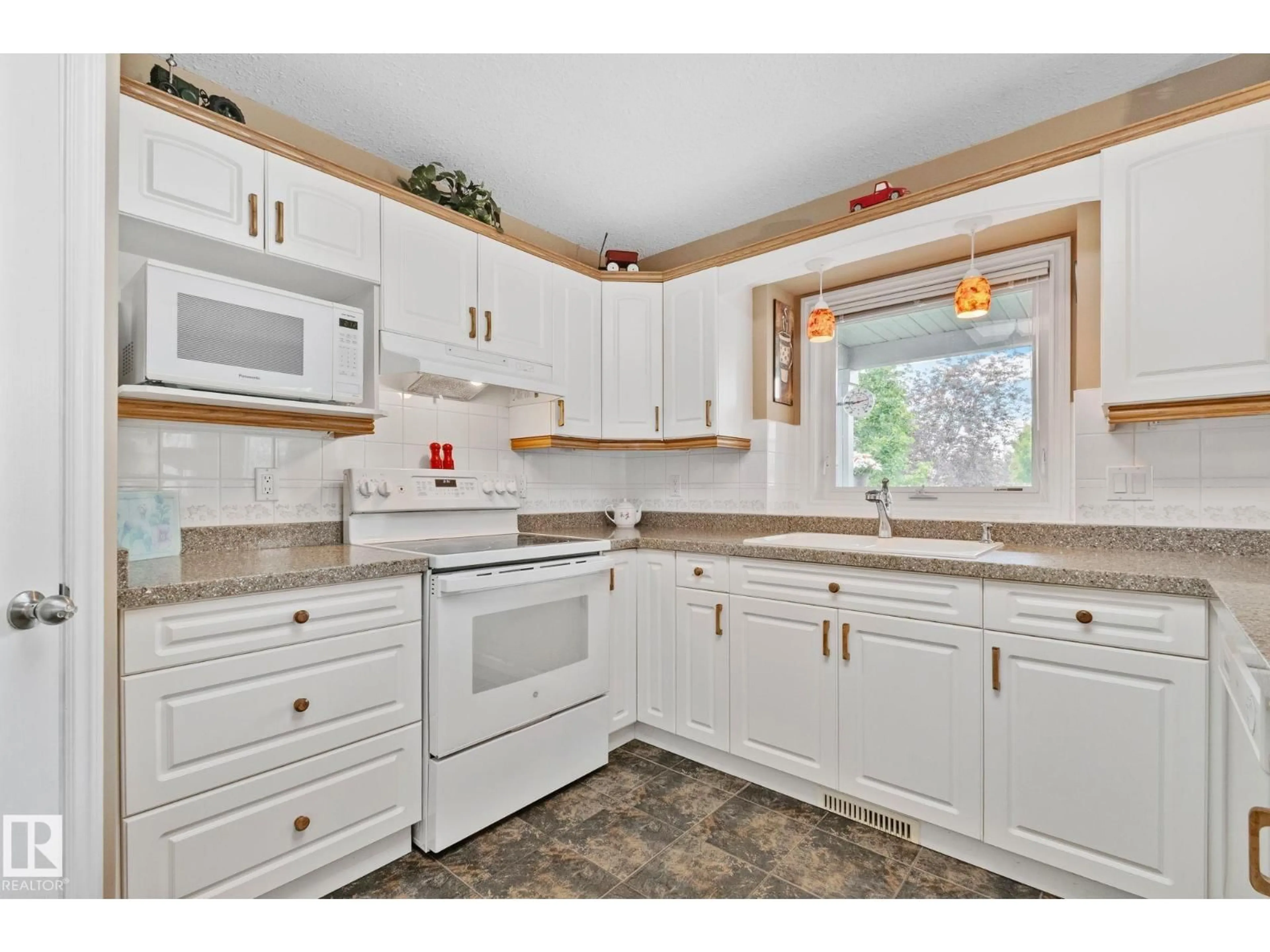 Standard kitchen, unknown for 38 RIVARD CR, Beaumont Alberta T4X1L6