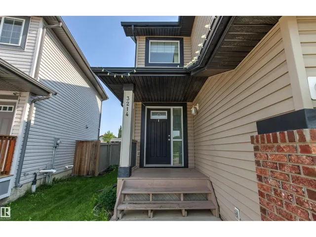 NW - 3214 22A AV, Edmonton 2