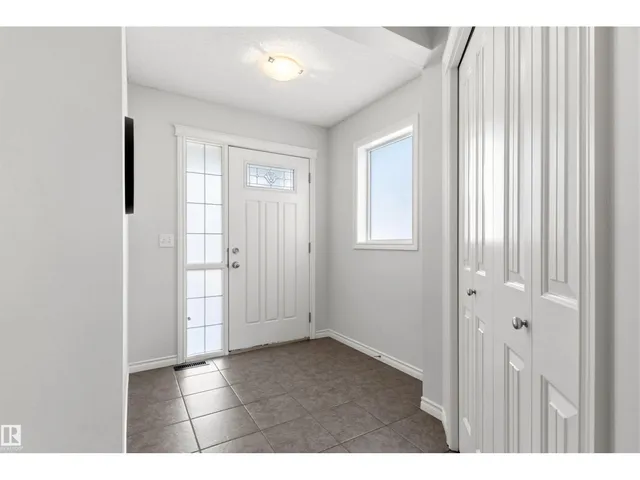 NW - 3214 22A AV, Edmonton 5