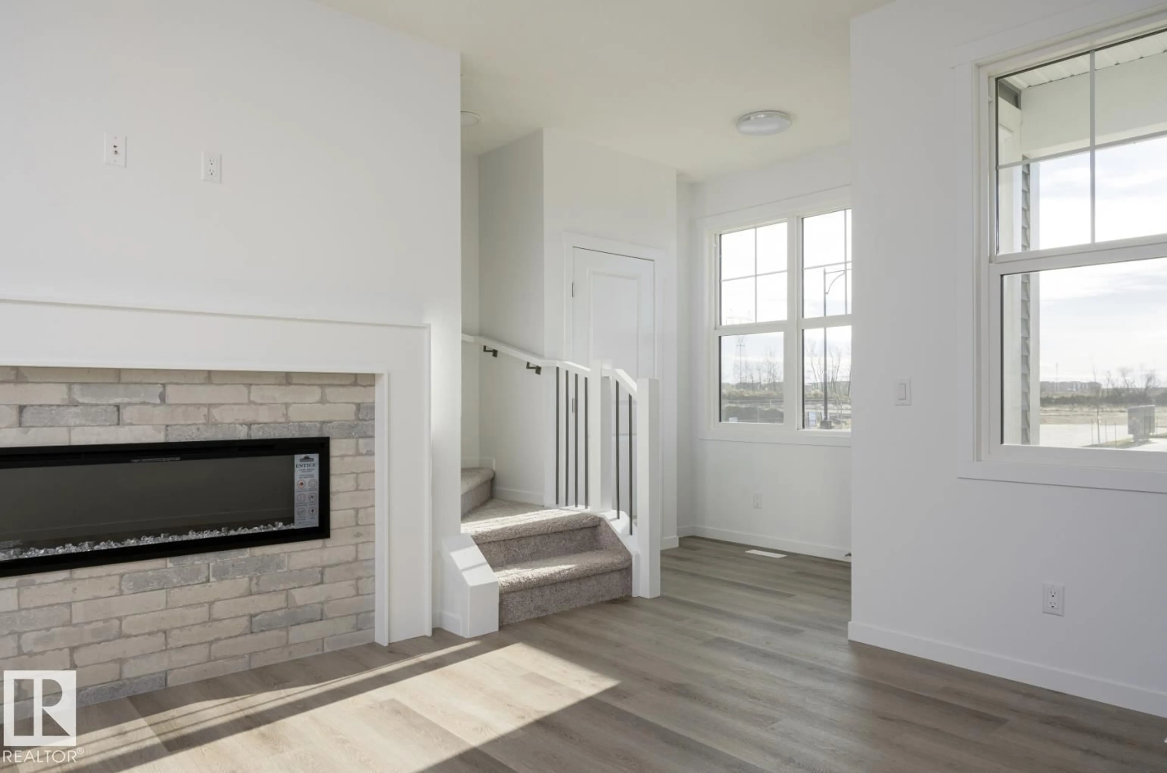 Indoor entryway for 3888 WREN CR, Edmonton Alberta T5S0S9