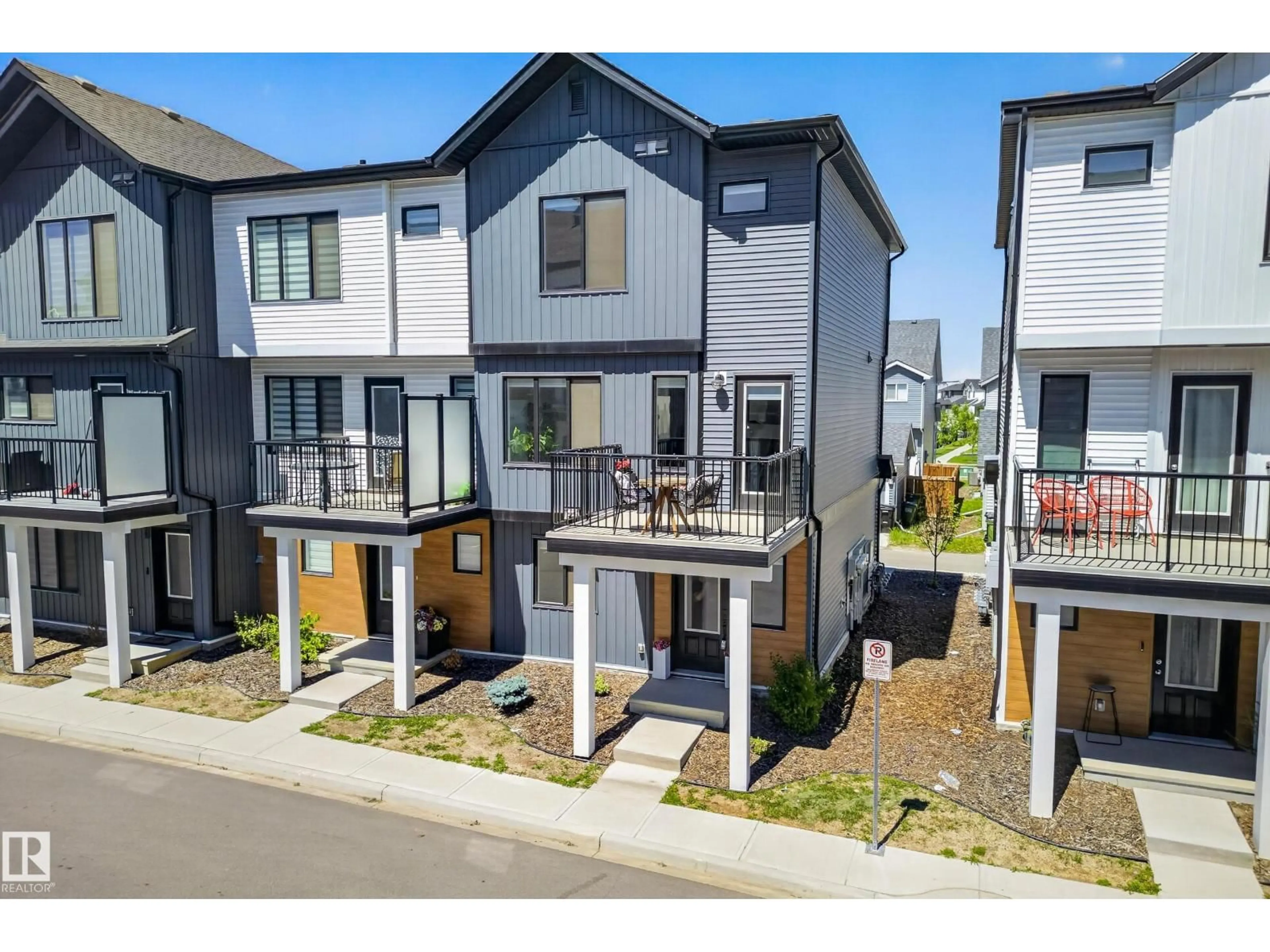 A pic from outside/outdoor area/front of a property/back of a property/a pic from drone, street for 13 - 850 SECORD BV, Edmonton Alberta T5T1K8