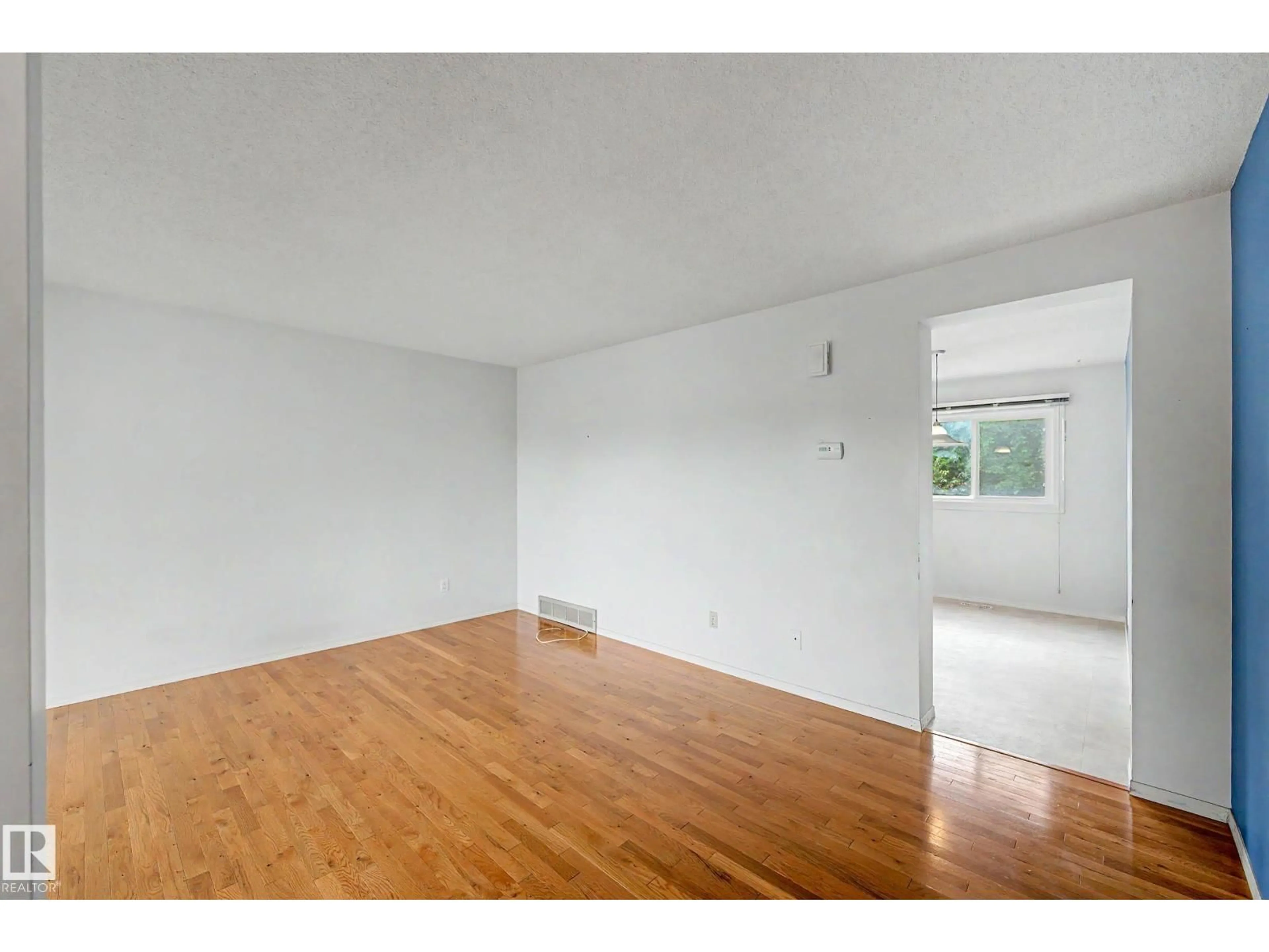 A pic of a room for 10211 171A AV, Edmonton Alberta T5X4L3