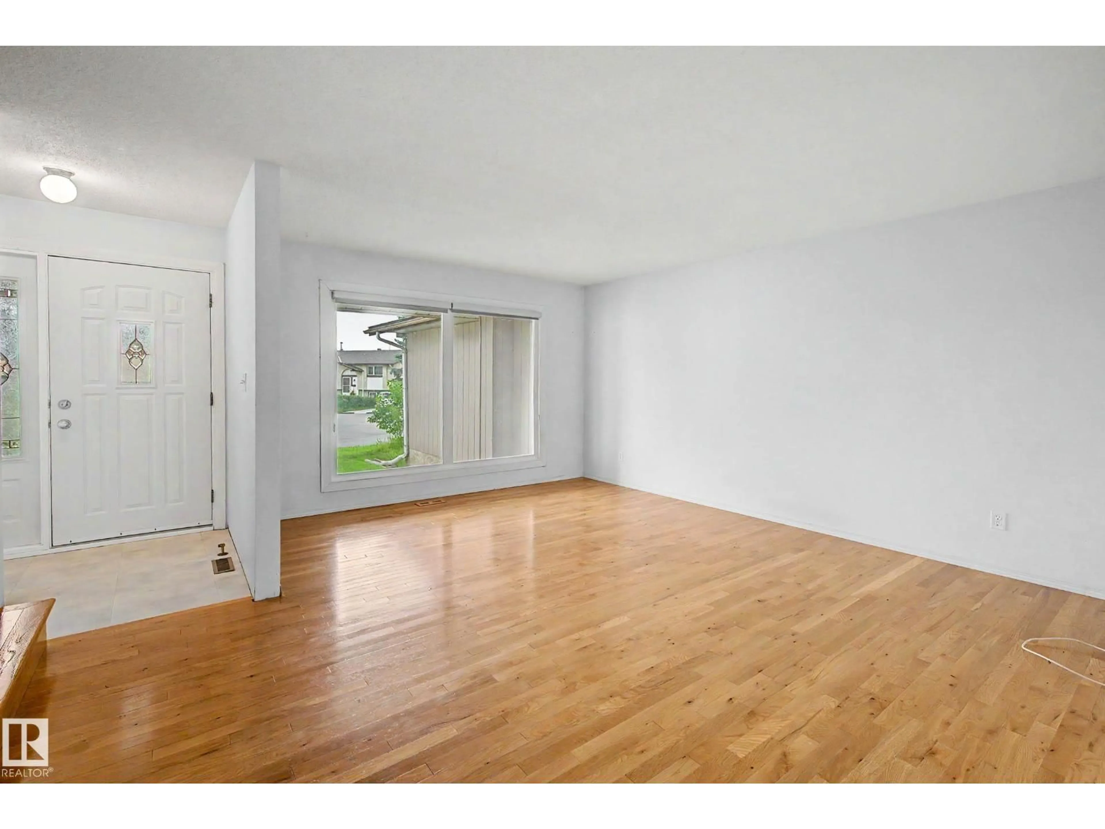 A pic of a room for 10211 171A AV, Edmonton Alberta T5X4L3