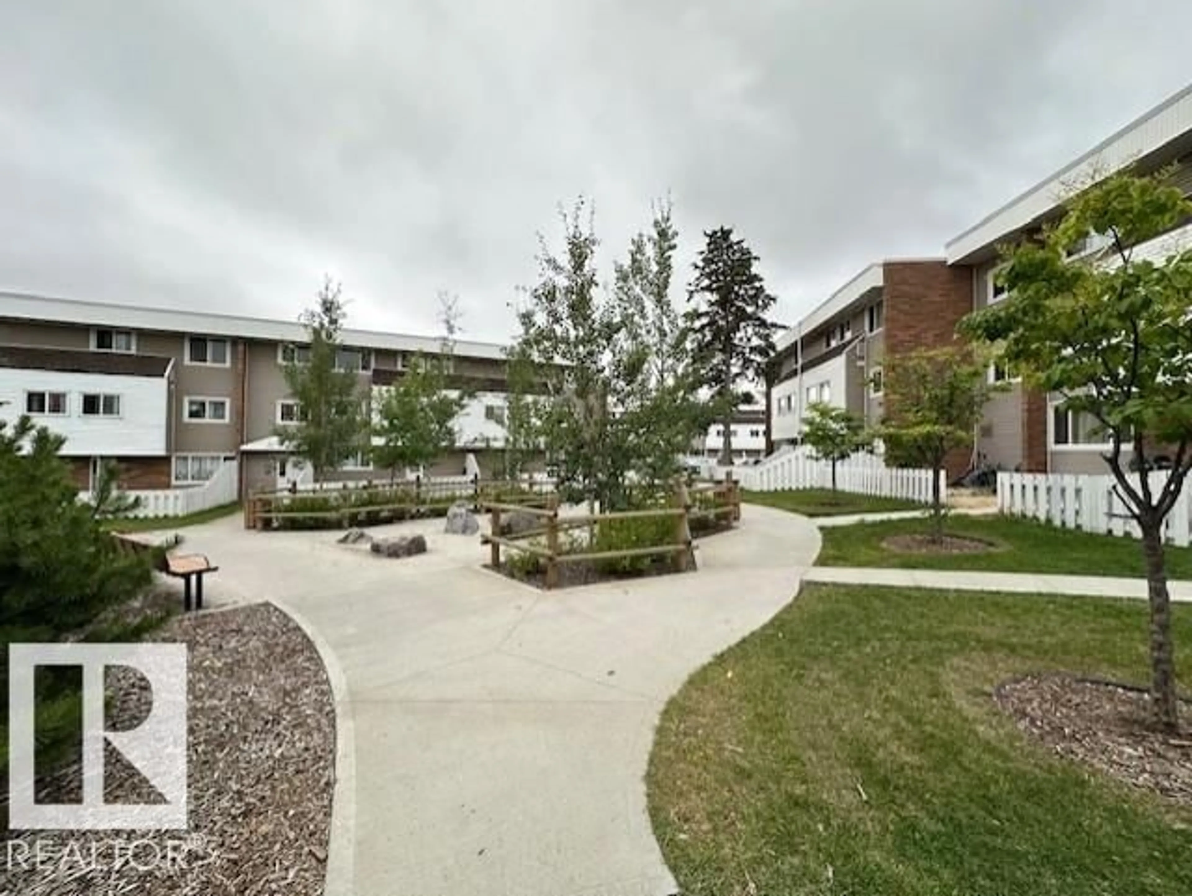 Patio, street for #512 - 2908 116A AV, Edmonton Alberta T5W4R7