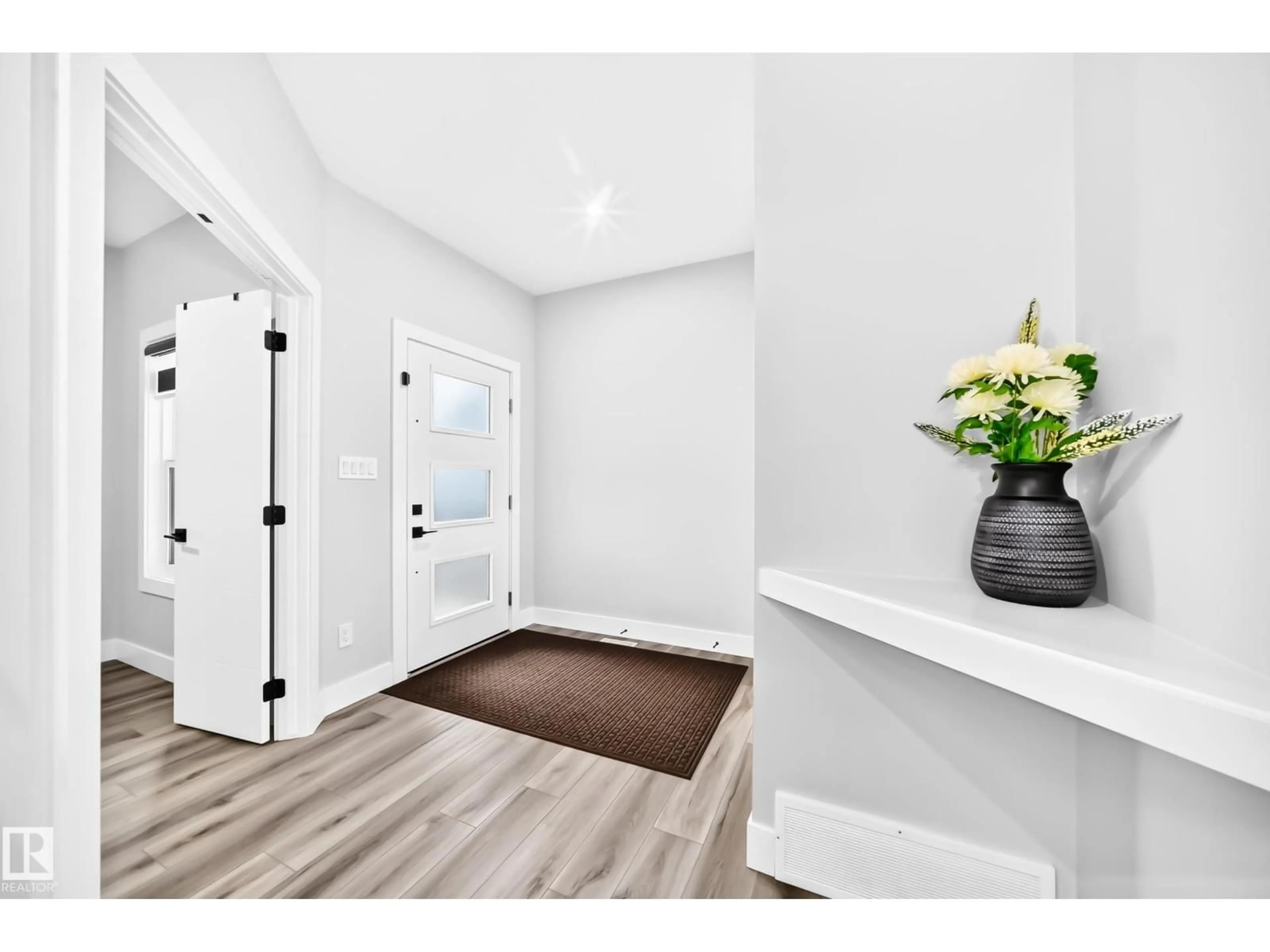 Indoor entryway for SW - 3207 160 ST, Edmonton Alberta T6W5A1
