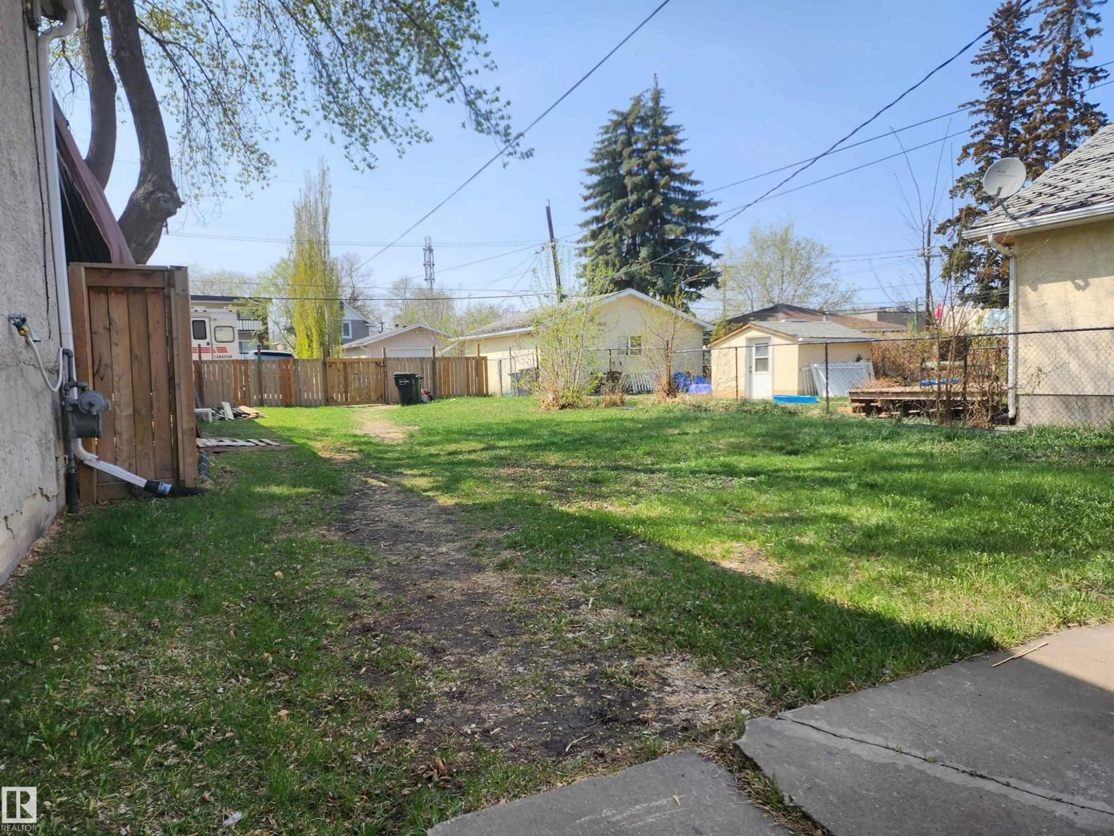 Unknown for 11720 87 ST, Edmonton Alberta T5B3M7