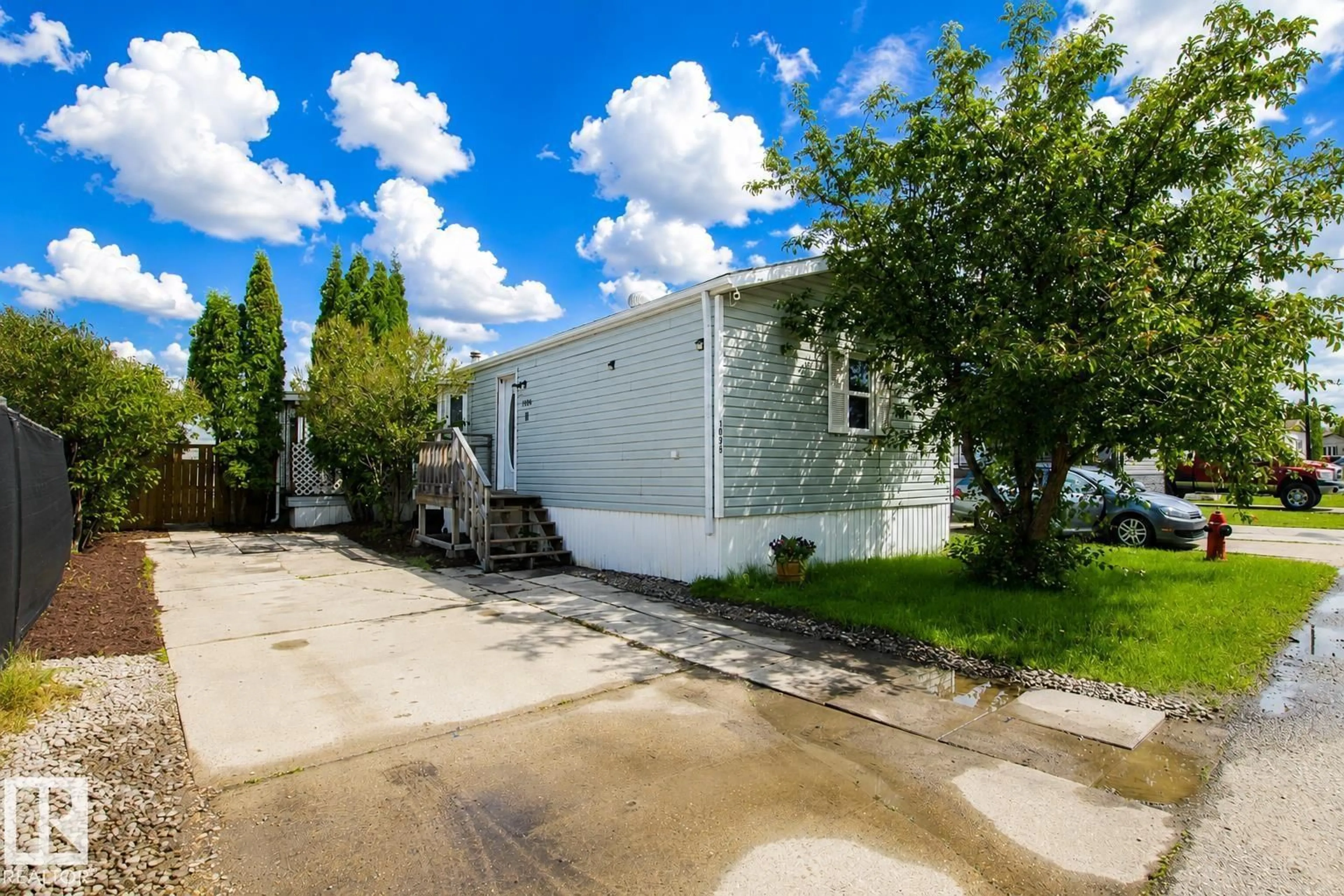 Unknown for 1036 LAKELAND CR, Sherwood Park Alberta T8H1J2