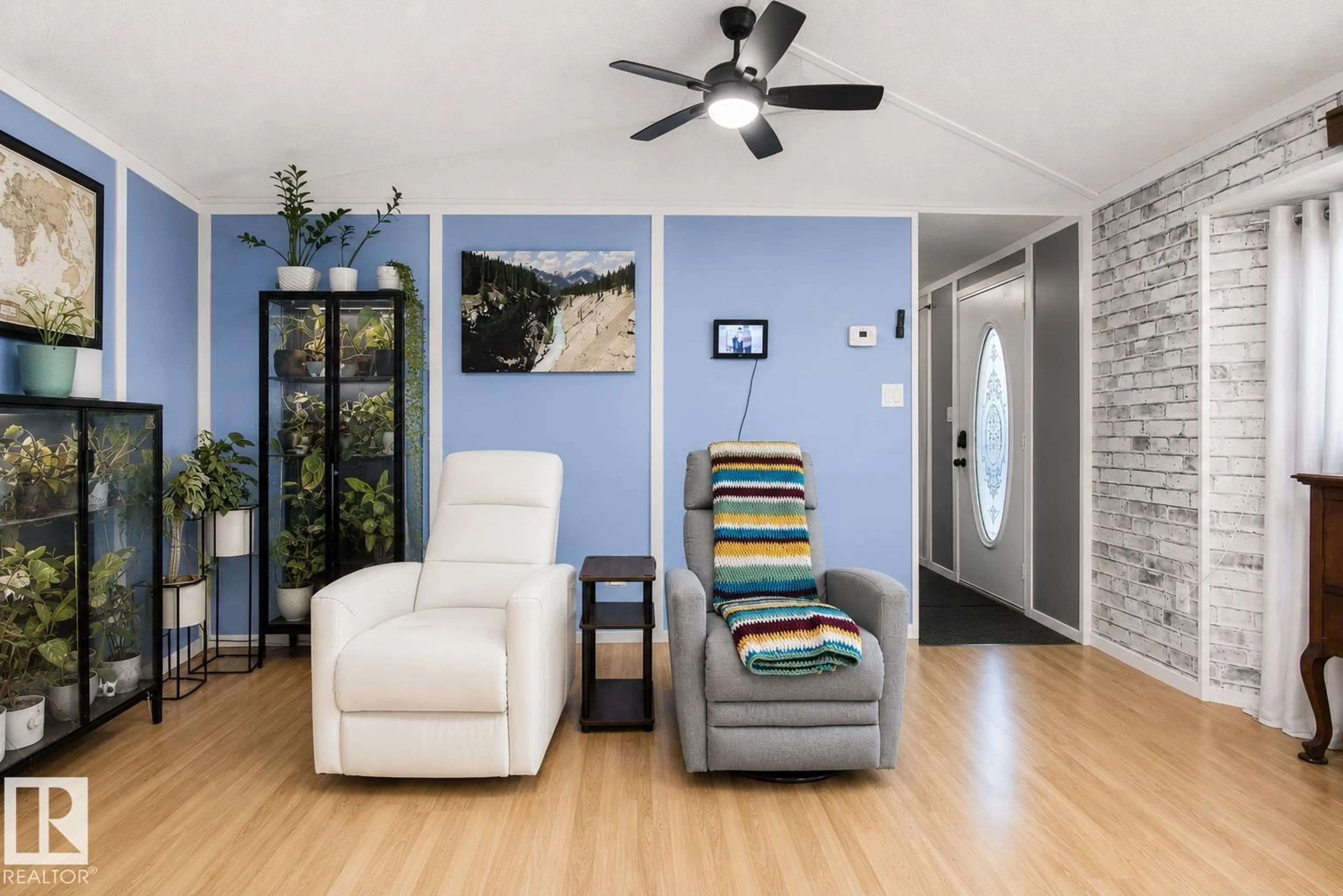 Living room with furniture, unknown for 1036 LAKELAND CR, Sherwood Park Alberta T8H1J2