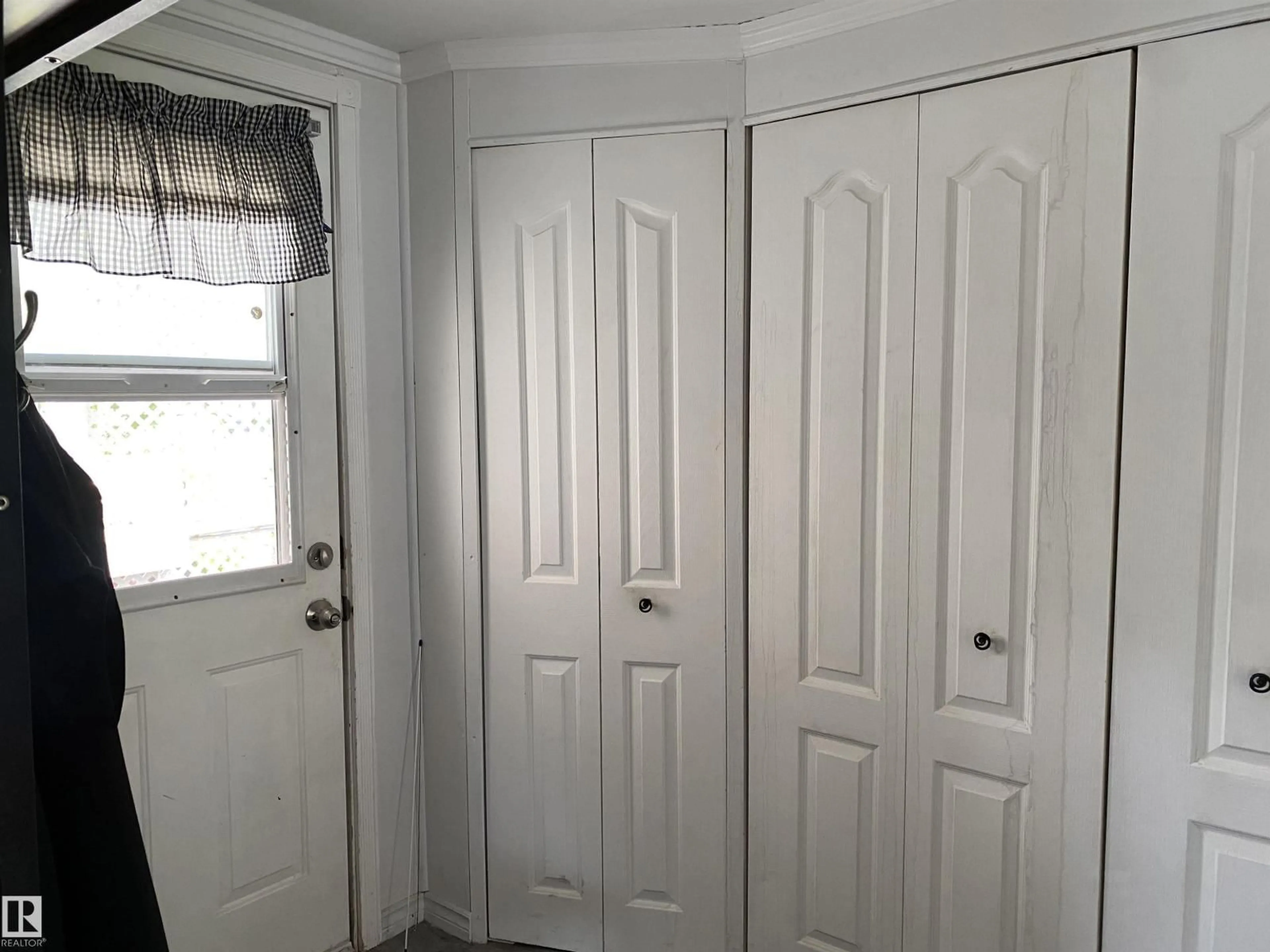 Unknown for 15 CLIFF CR, Edmonton Alberta T6P1B6