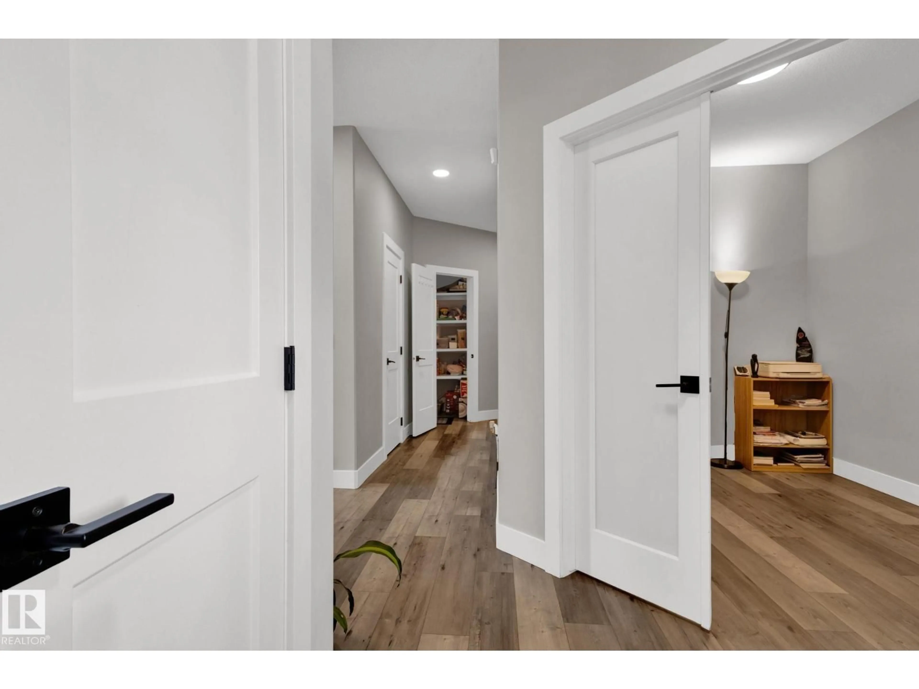 Indoor entryway for 9832 225 ST, Edmonton Alberta T5T7C1