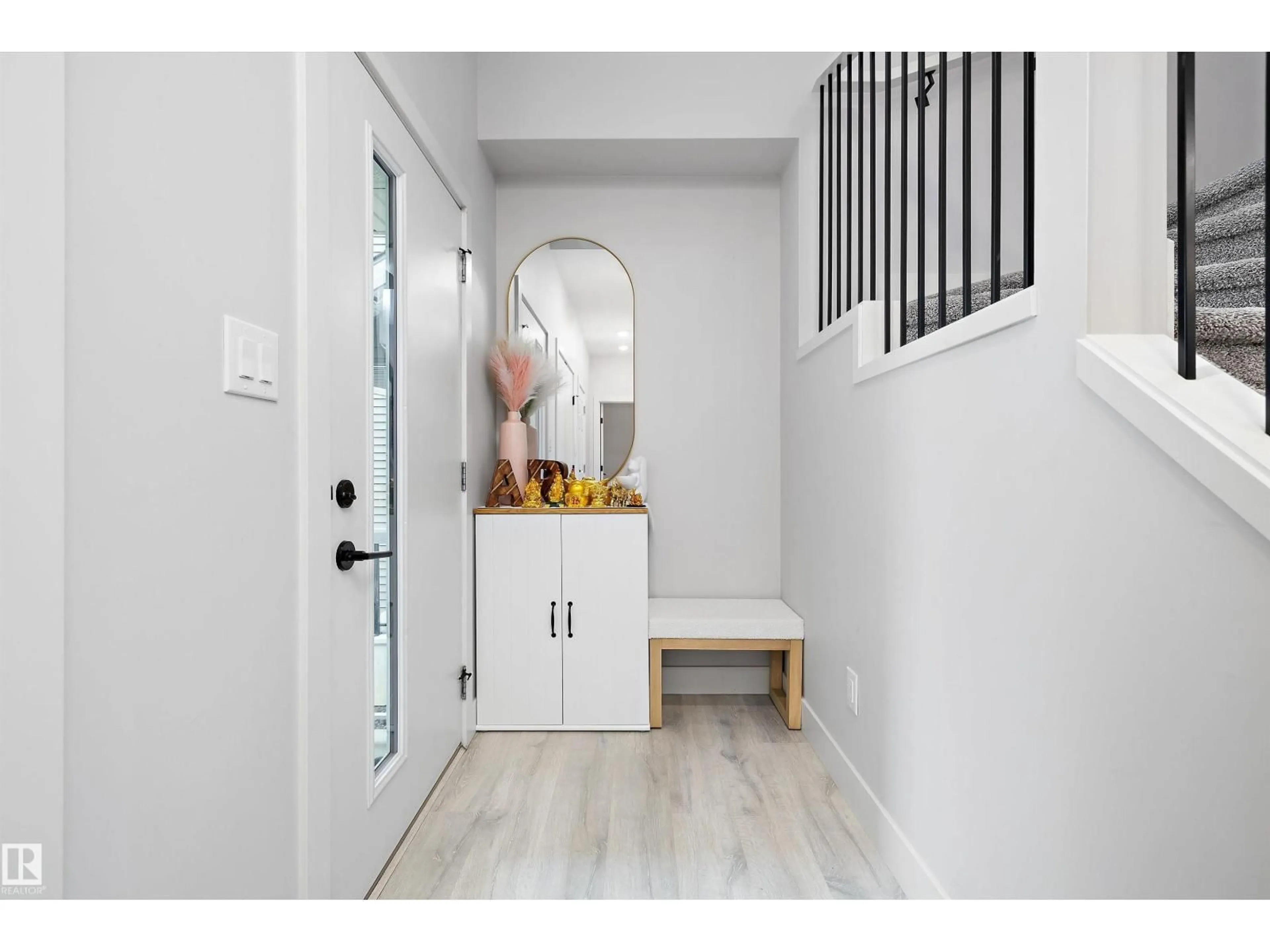 Indoor entryway for 134 AMBLESIDE WY, Sherwood Park Alberta T8H0Z1