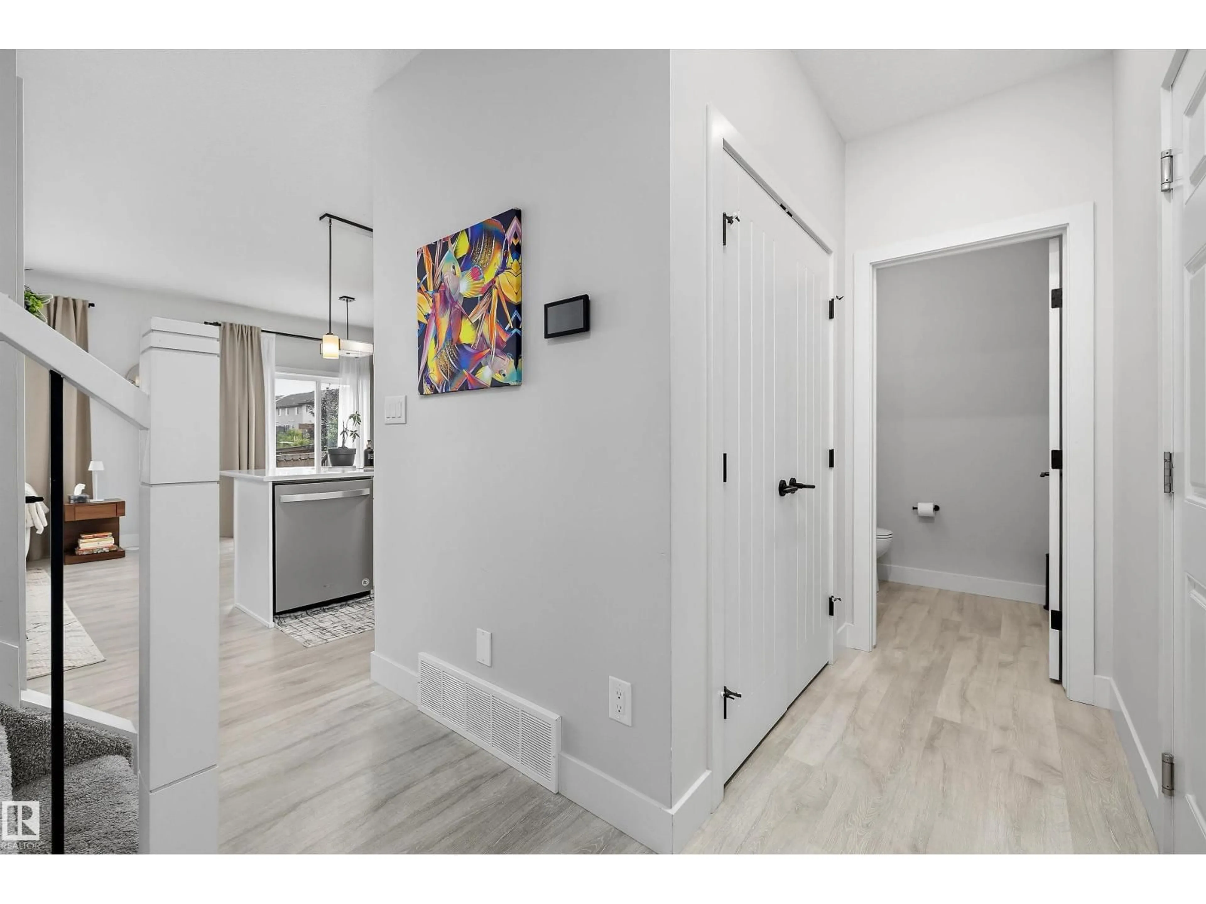 Indoor entryway for 134 AMBLESIDE WY, Sherwood Park Alberta T8H0Z1