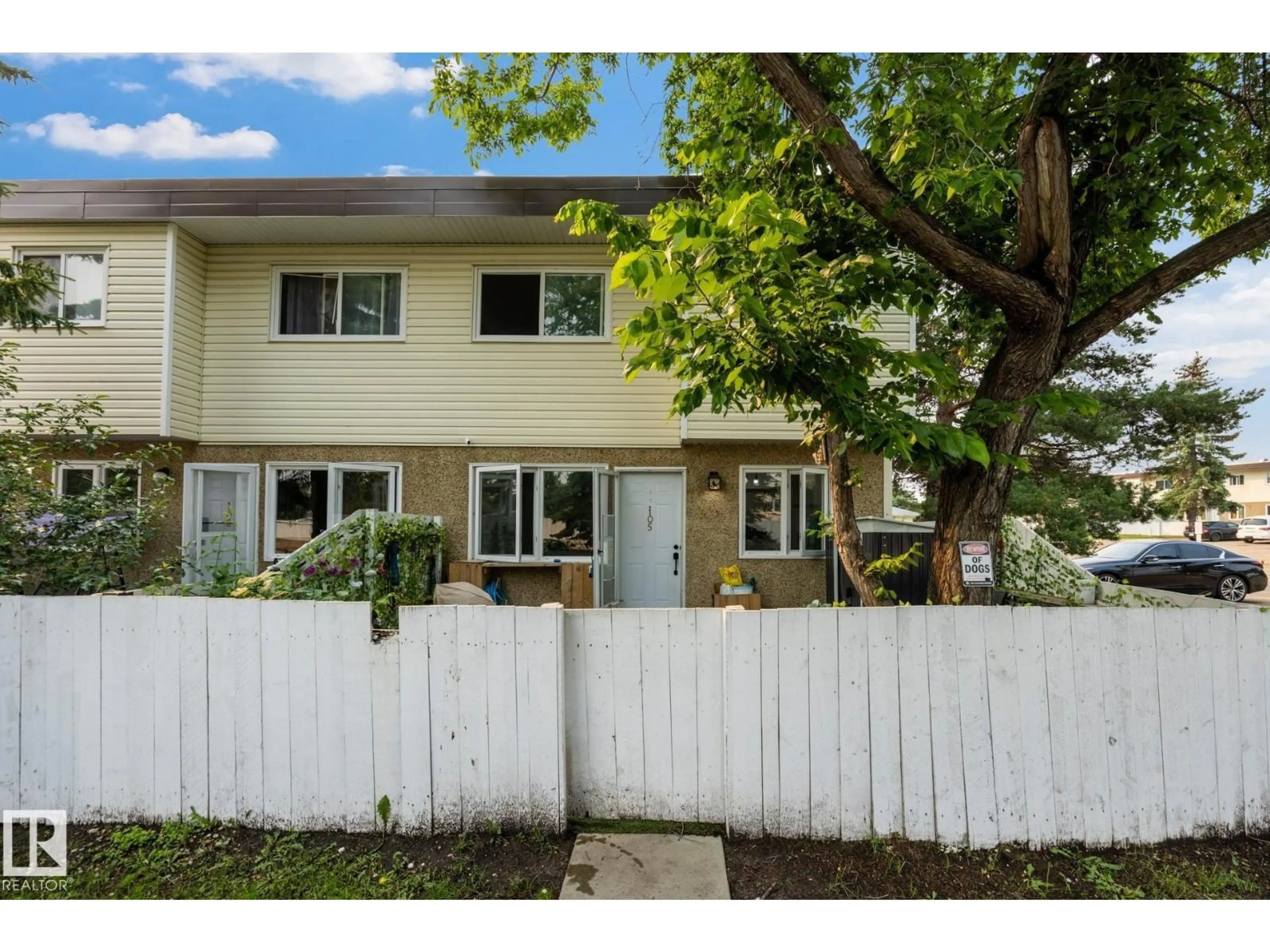 Home with vinyl exterior material, street for #105 - 16428 109 ST, Edmonton Alberta T5X2T4