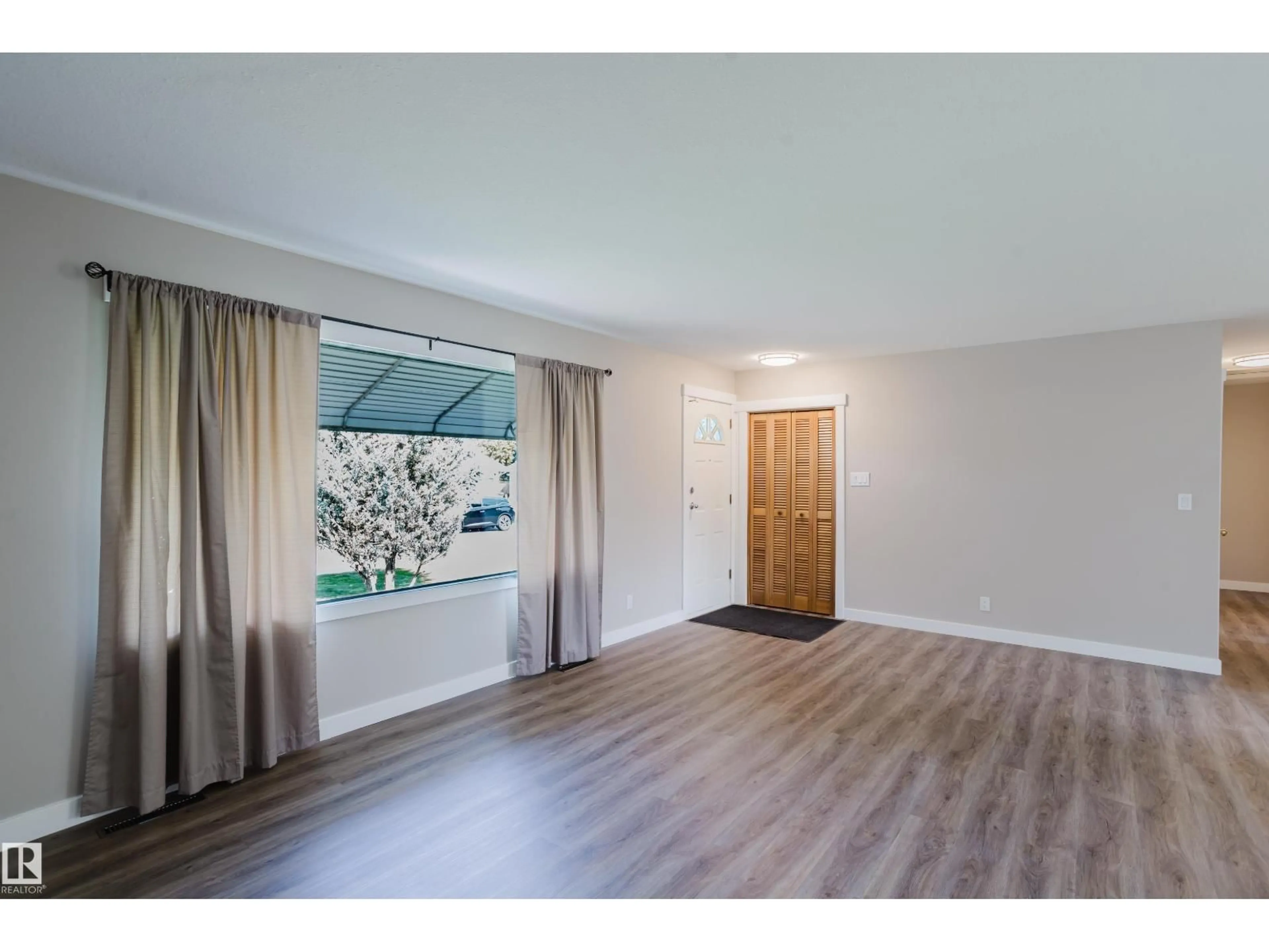 A pic of a room for 102 PINE ST, Sherwood Park Alberta T8A1G8