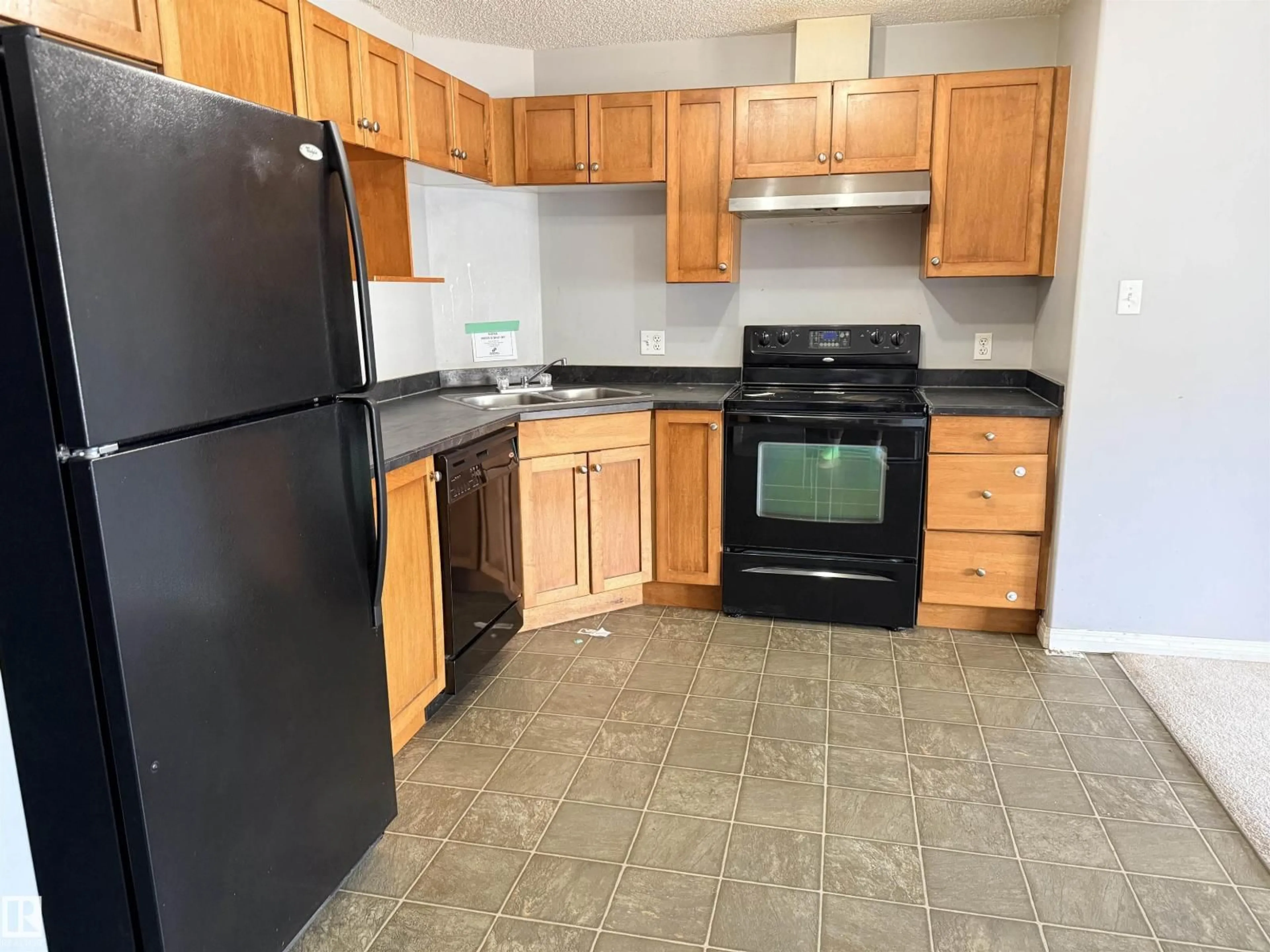 Standard kitchen, unknown for 2202 - 2202 CLAREVIEW STATION DR DR, Edmonton Alberta T5Y3K5