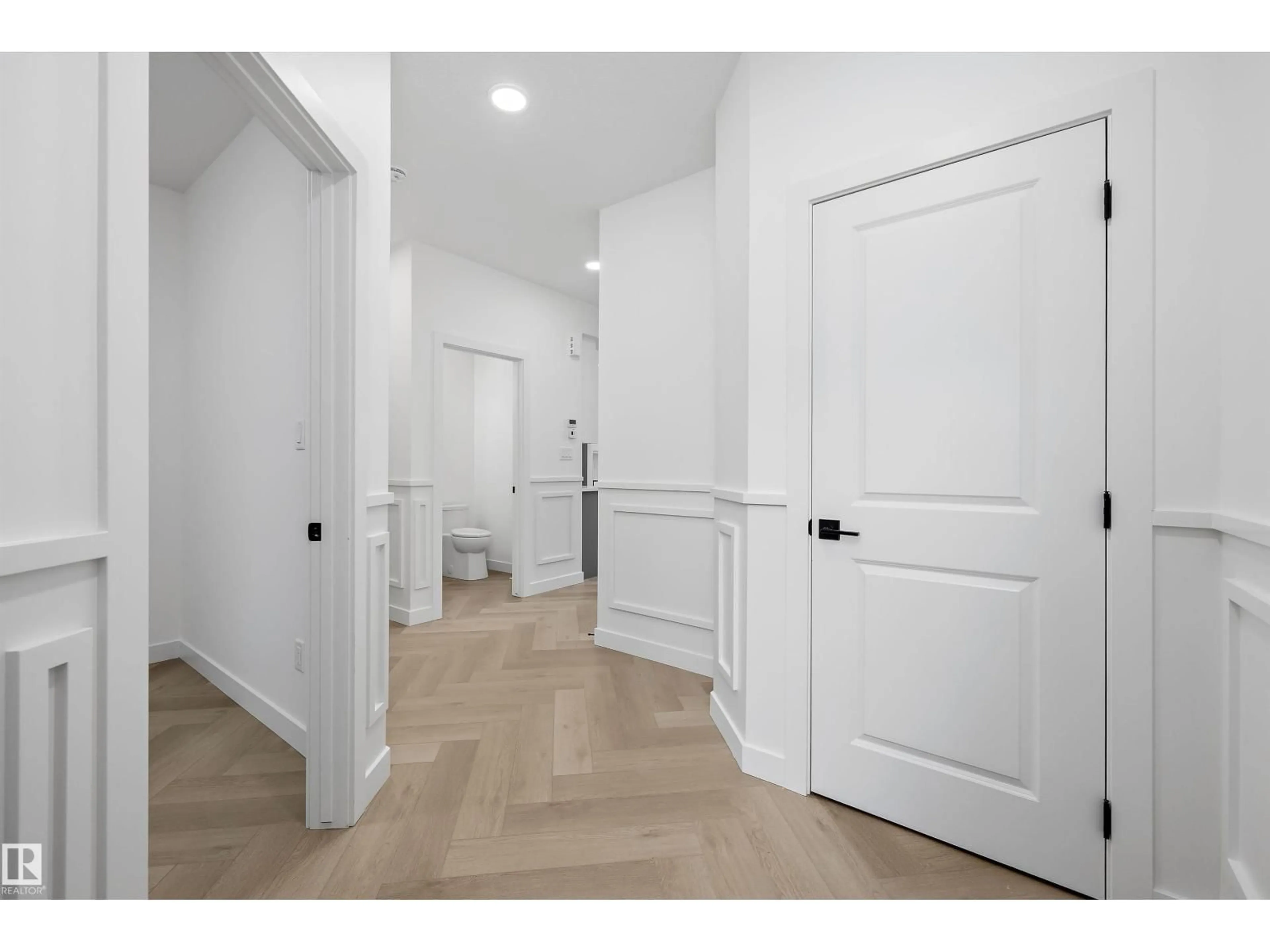 Indoor entryway for 917 ELDERBERRY LD, Edmonton Alberta T6M3K3