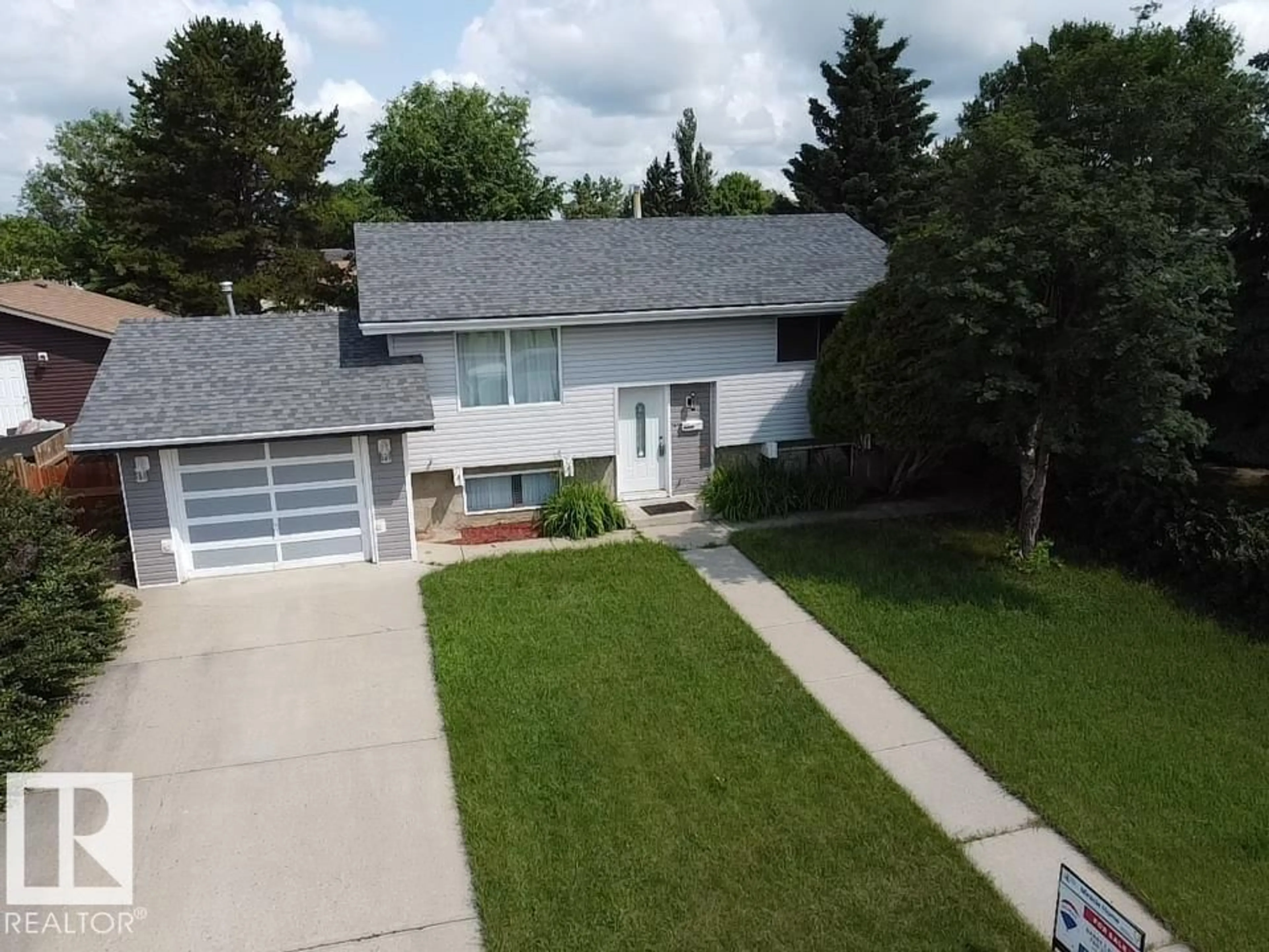 A pic from outside/outdoor area/front of a property/back of a property/a pic from drone, street for 4522 56 AV, Wetaskiwin Alberta T9A2S2