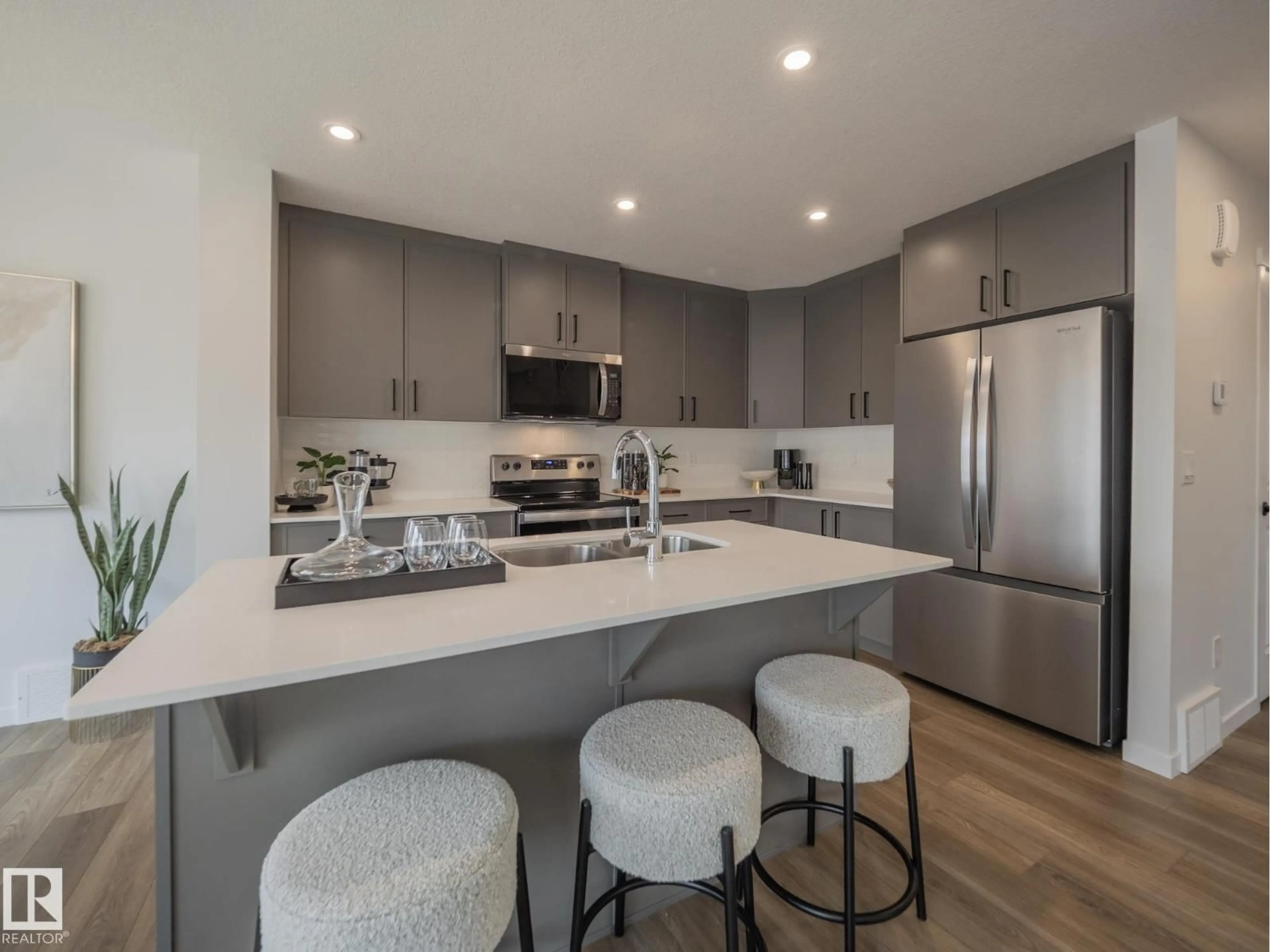 Open concept kitchen, unknown for 340 172 AV, Edmonton Alberta T5Y4L1
