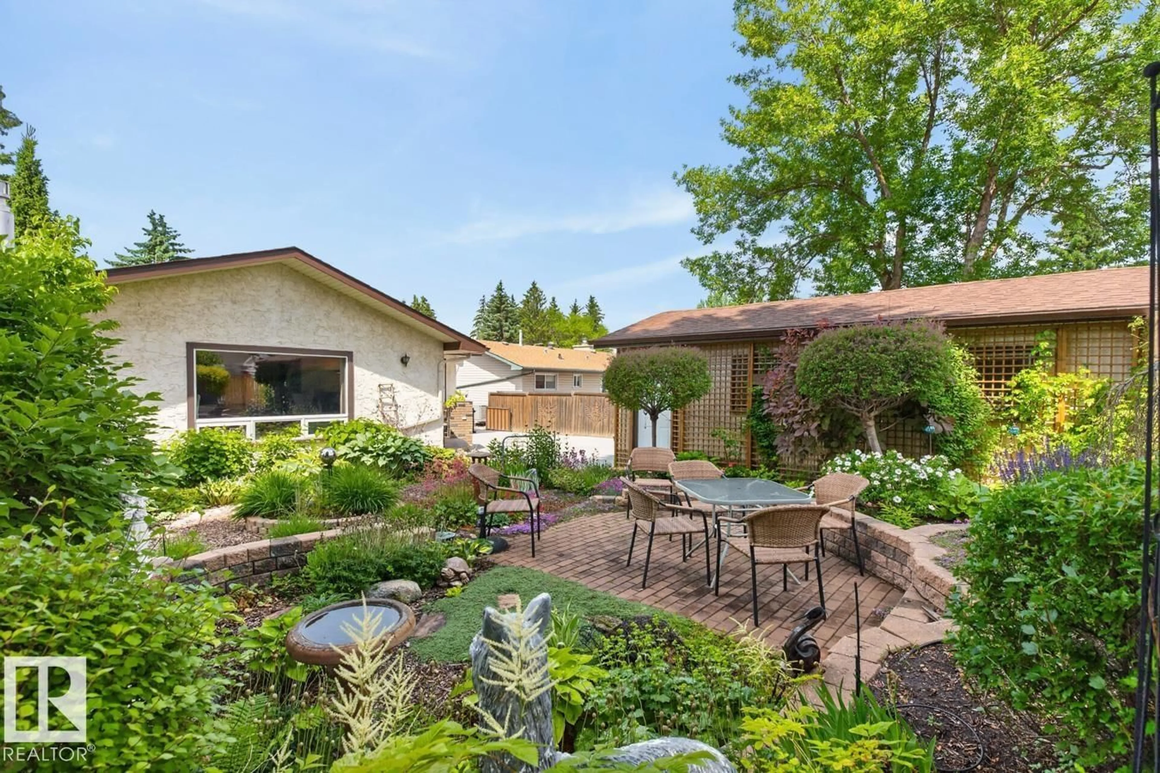 Patio, street for 3 HUMMINGBIRD CO, Sherwood Park Alberta T8A0A1