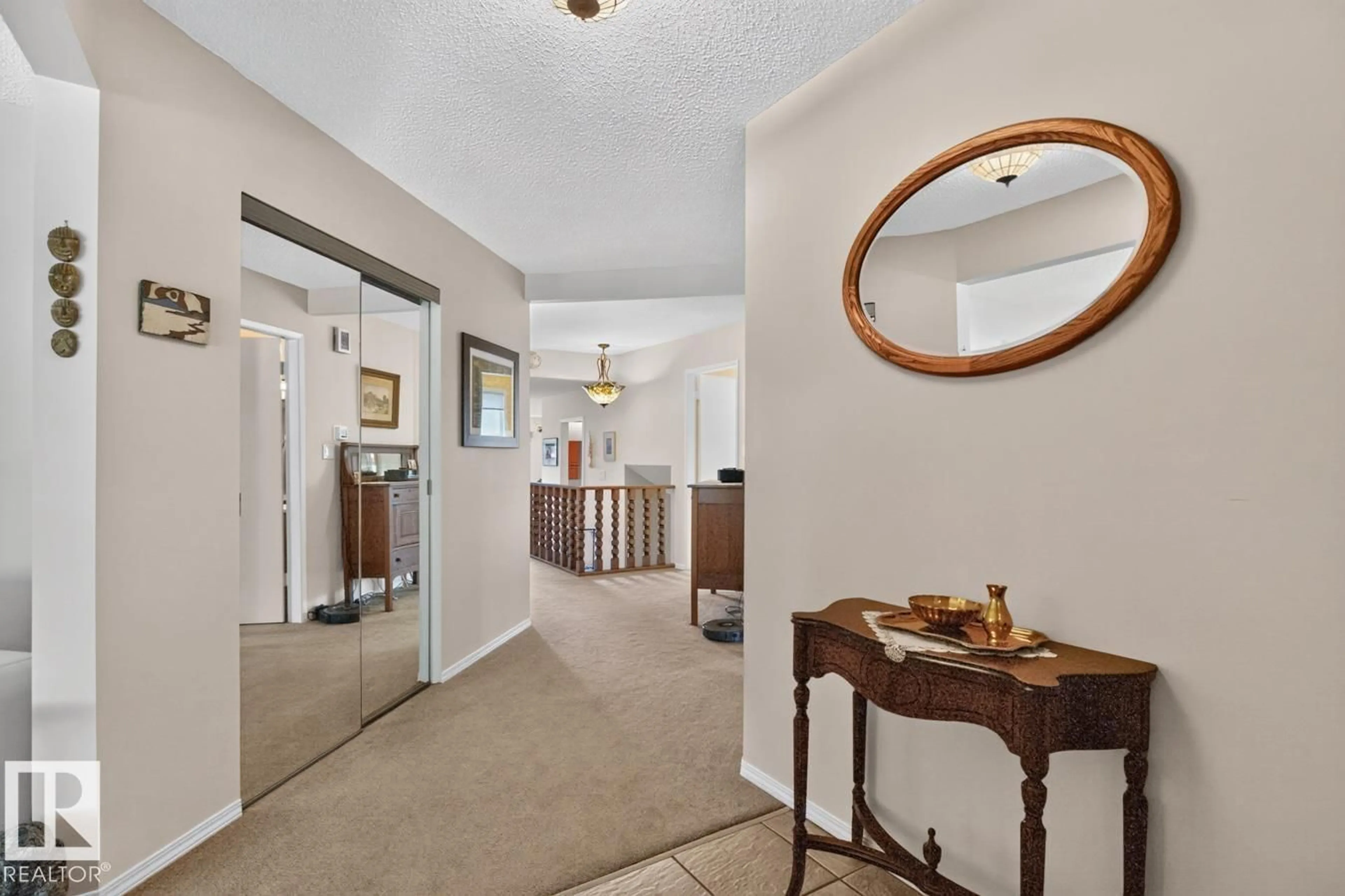 Indoor foyer for 3 HUMMINGBIRD CO, Sherwood Park Alberta T8A0A1