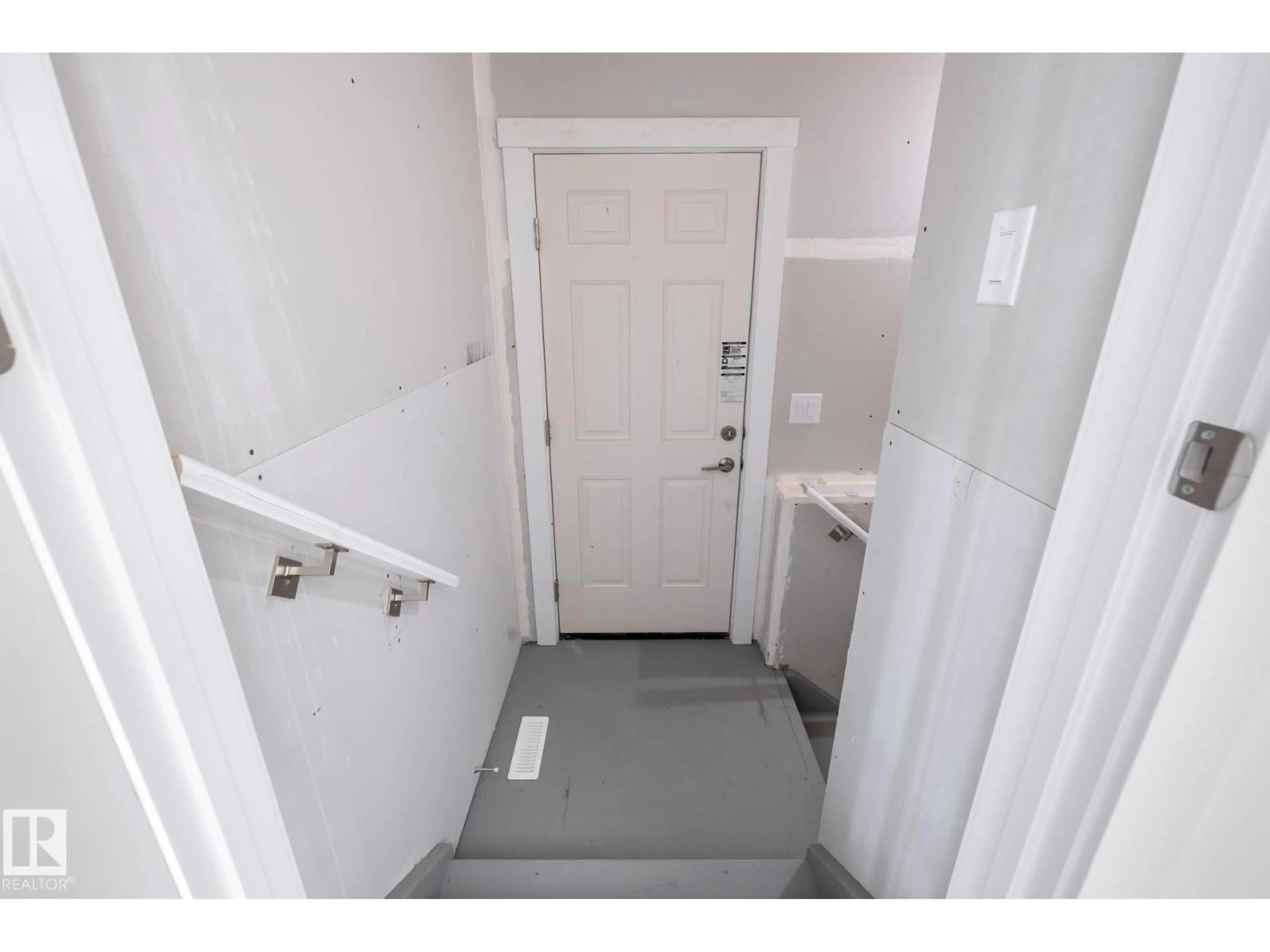 Unknown for 15643 2 ST, Edmonton Alberta T5Y6K8