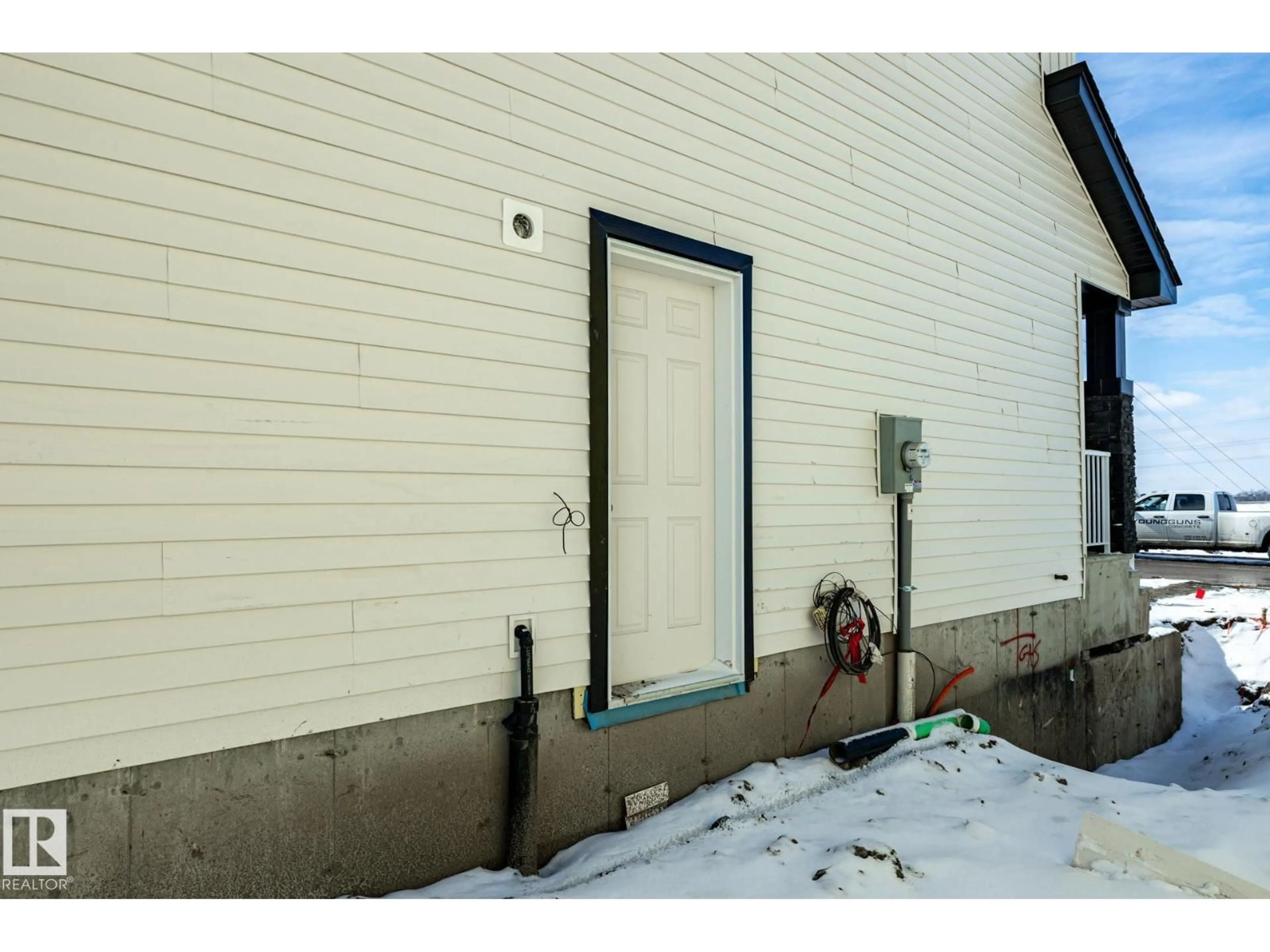 Unknown for NE - 15647 2 ST, Edmonton Alberta T5Y6K8