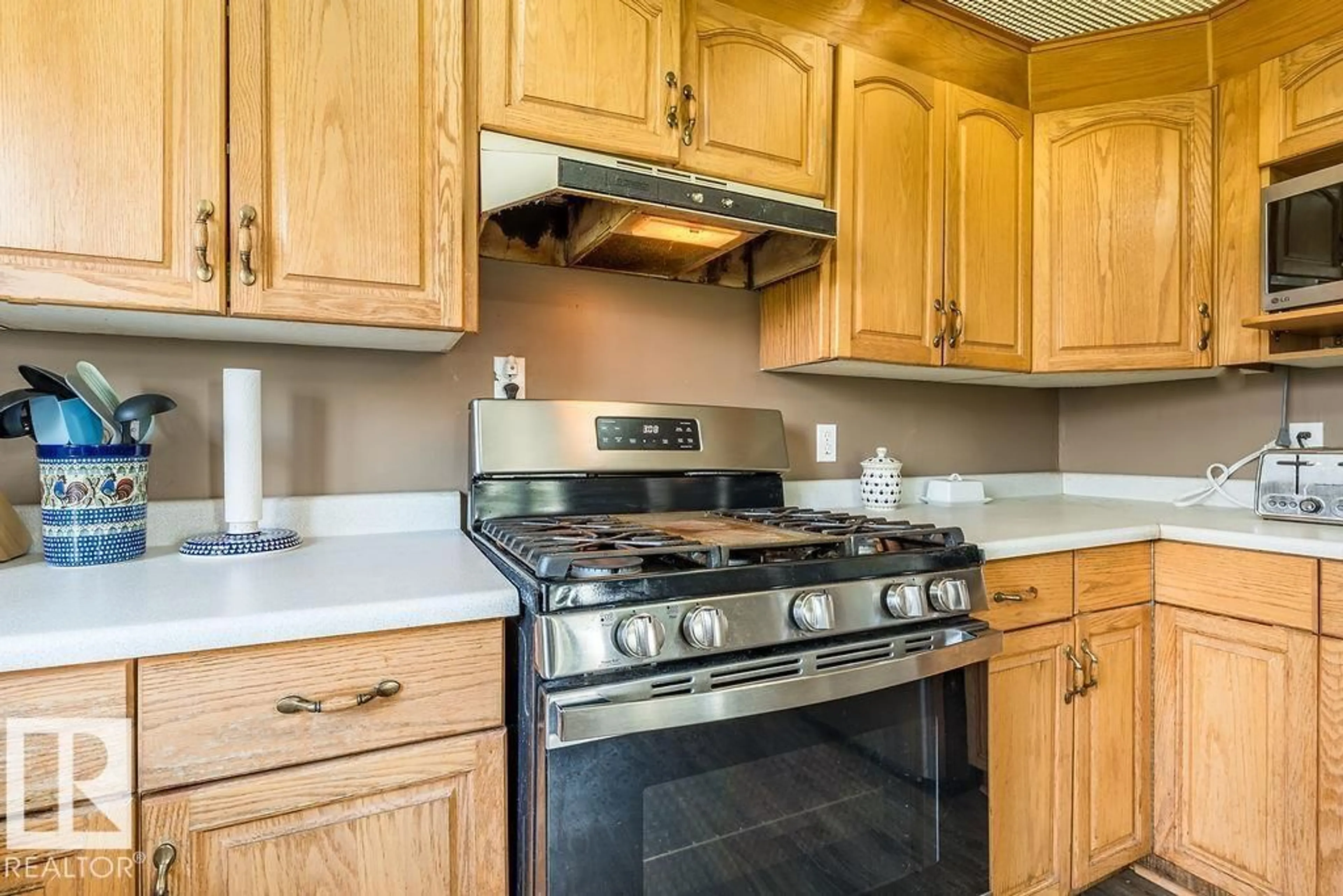 Standard kitchen, ceramic/tile floor for 470047 RGE ROAD 35, Rural Wetaskiwin County Alberta T0C2X0